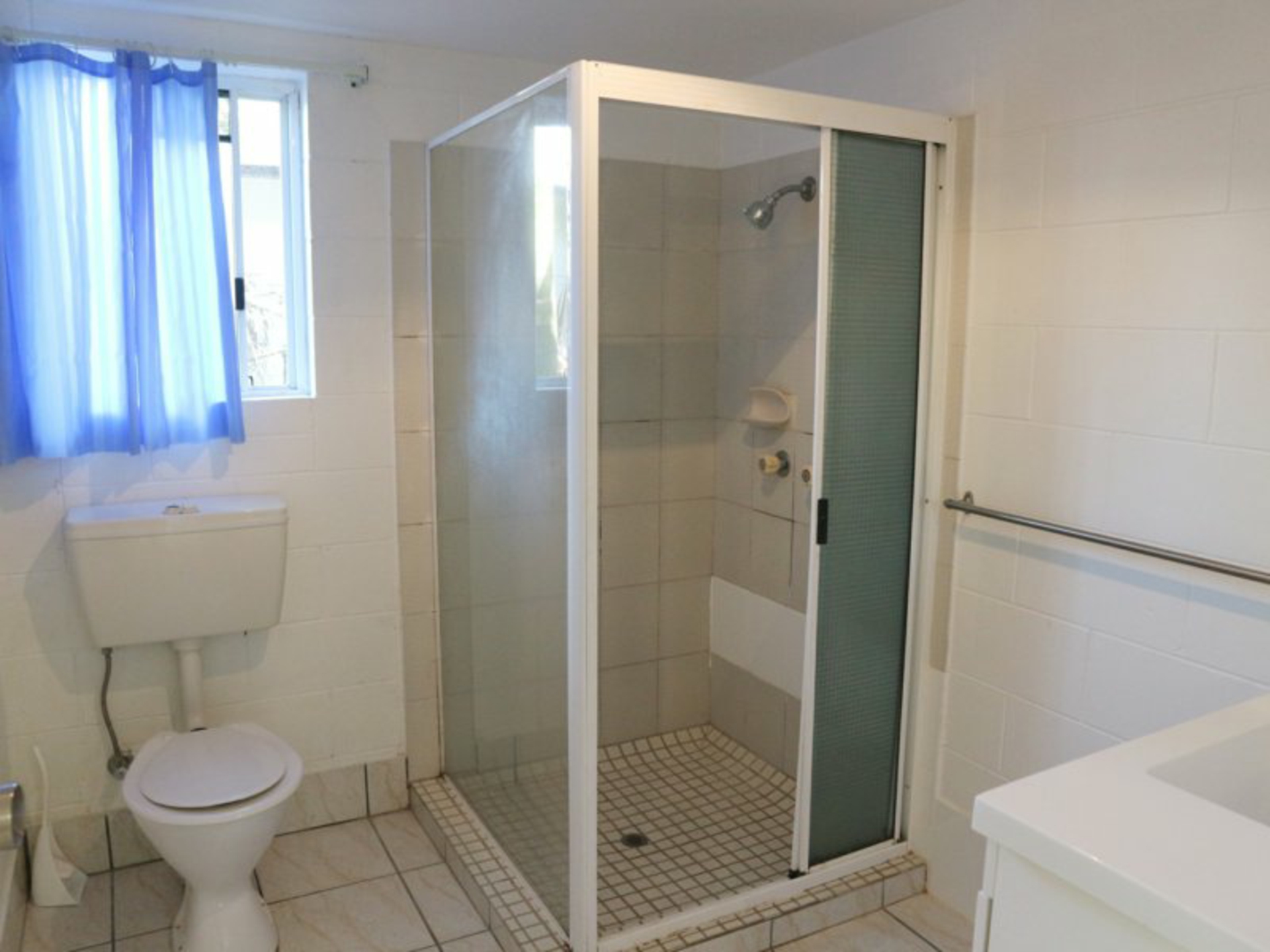 2 Triton Lodge/4 Triton Crescent — photo 10 of 12