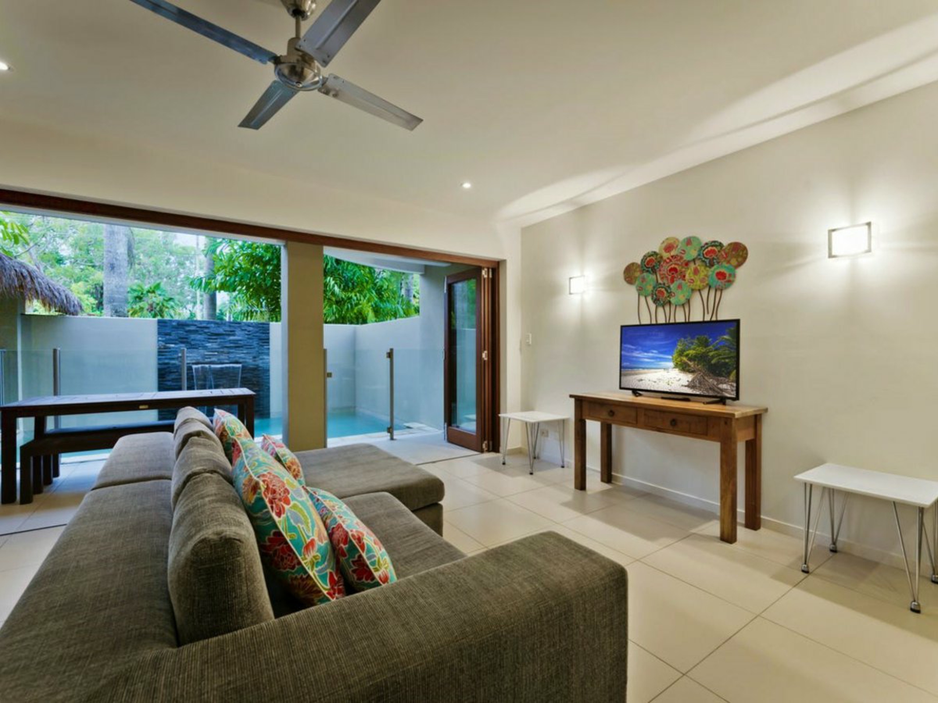 2/21 Langley Road — photo 3 of 16
