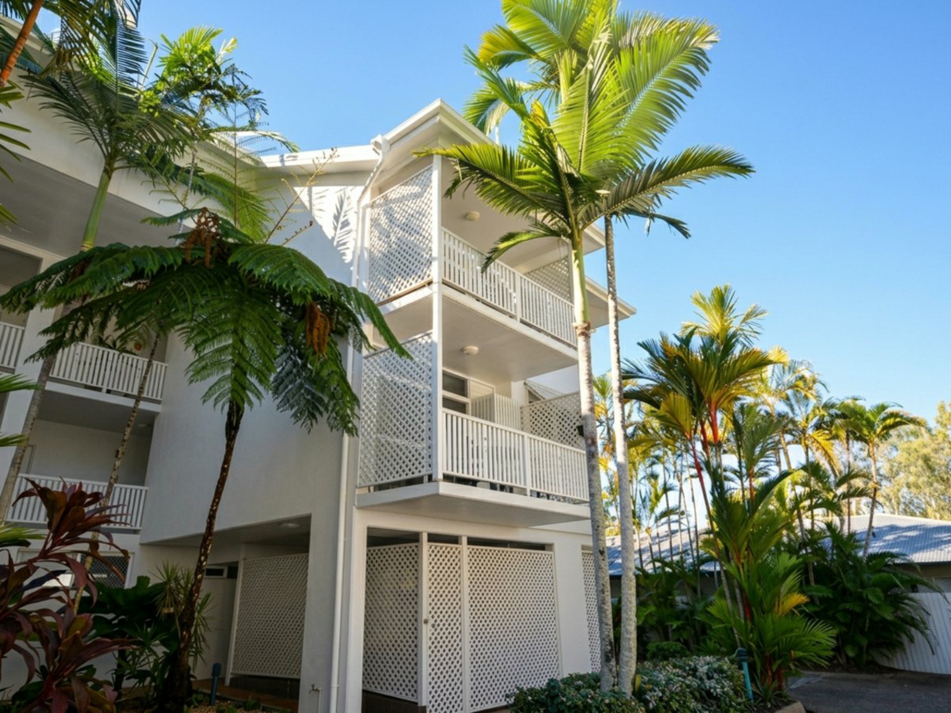 102 Coral Apartments, 2/9-11 Blake Street — photo 17 of 17