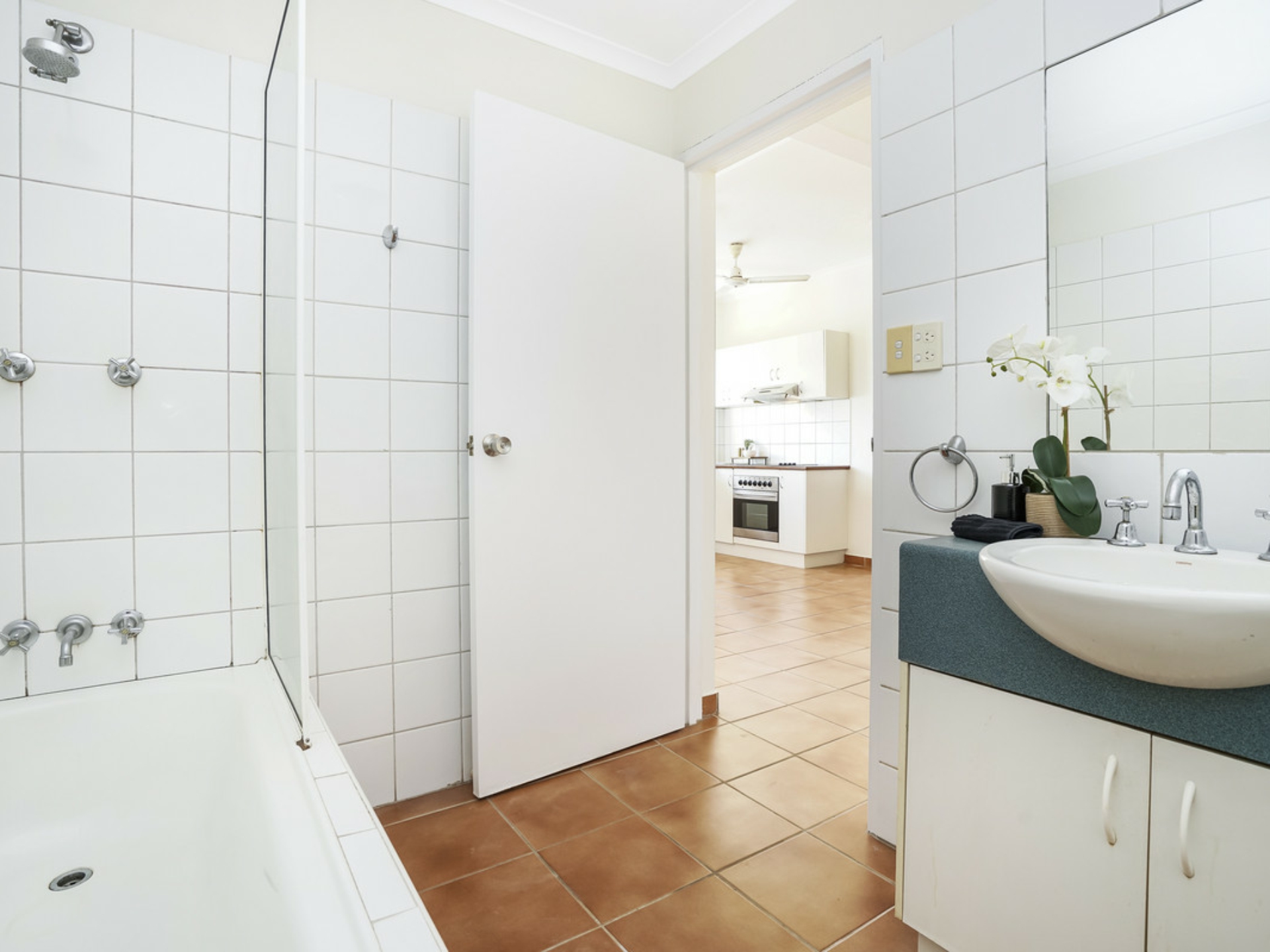 7/11 Chong Wee Avenue, WOOLNER