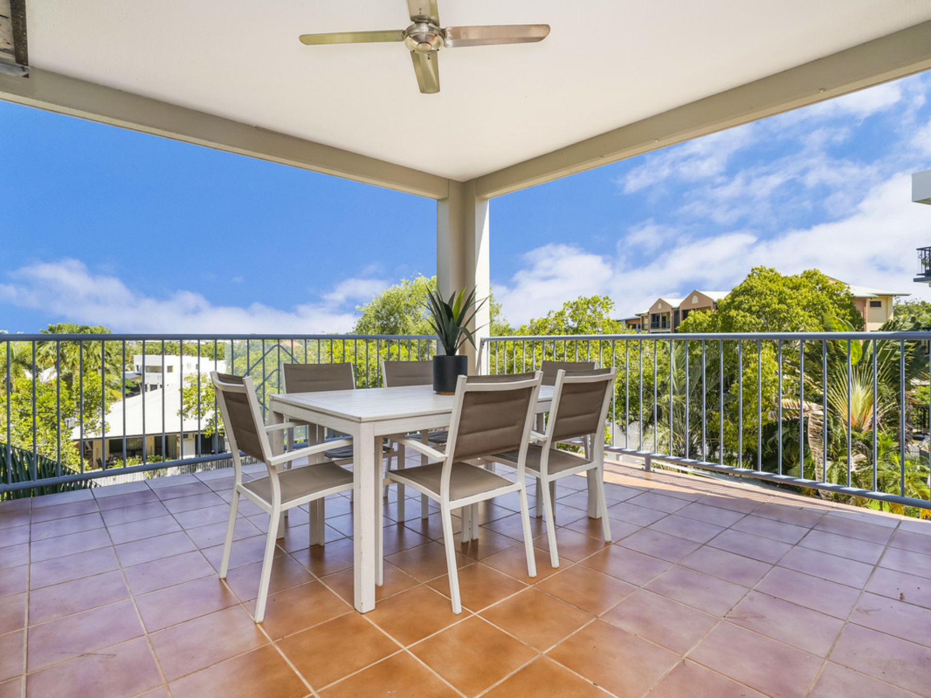 7/11 Chong Wee Avenue, WOOLNER