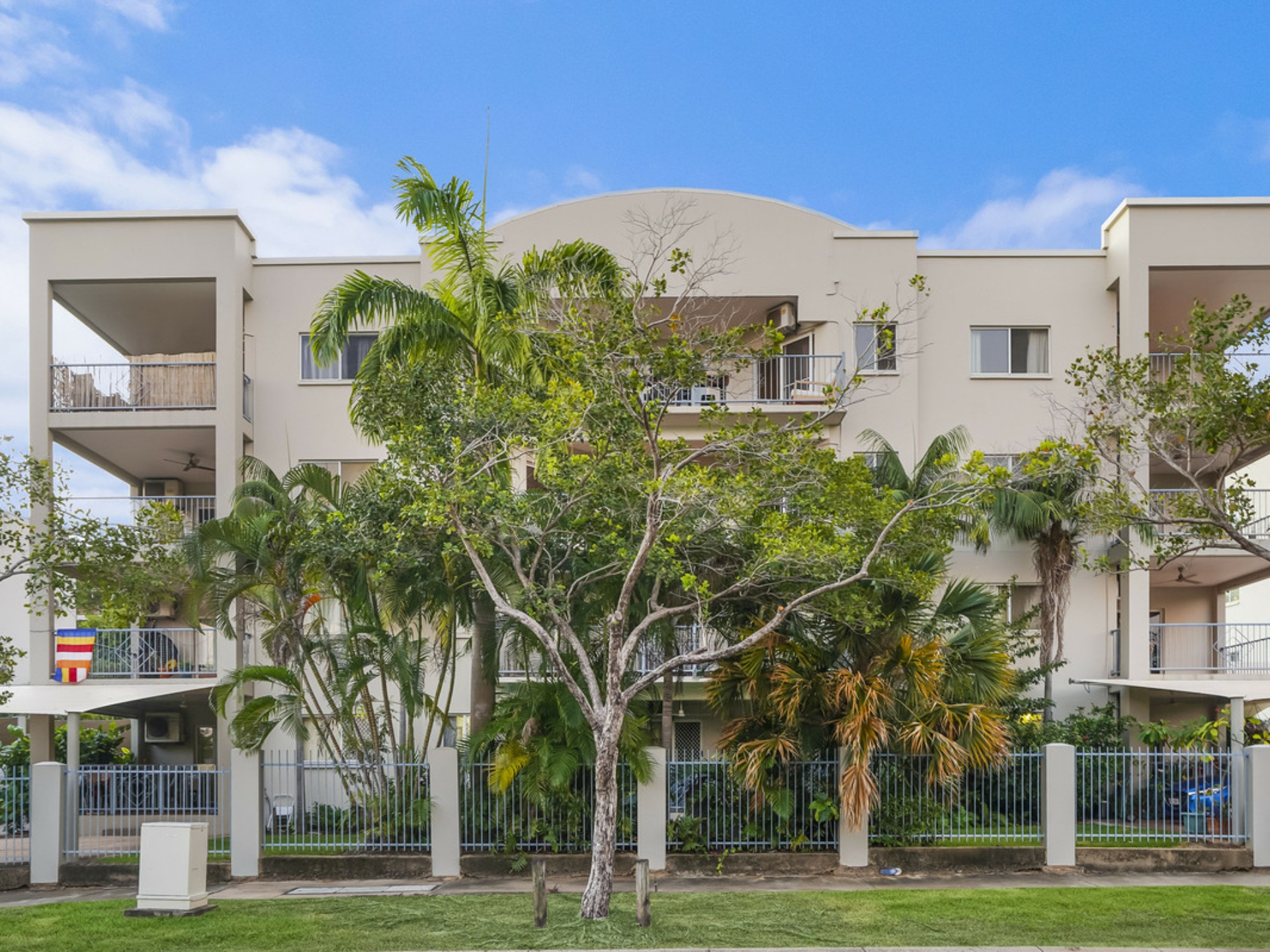 7/11 Chong Wee Avenue, WOOLNER