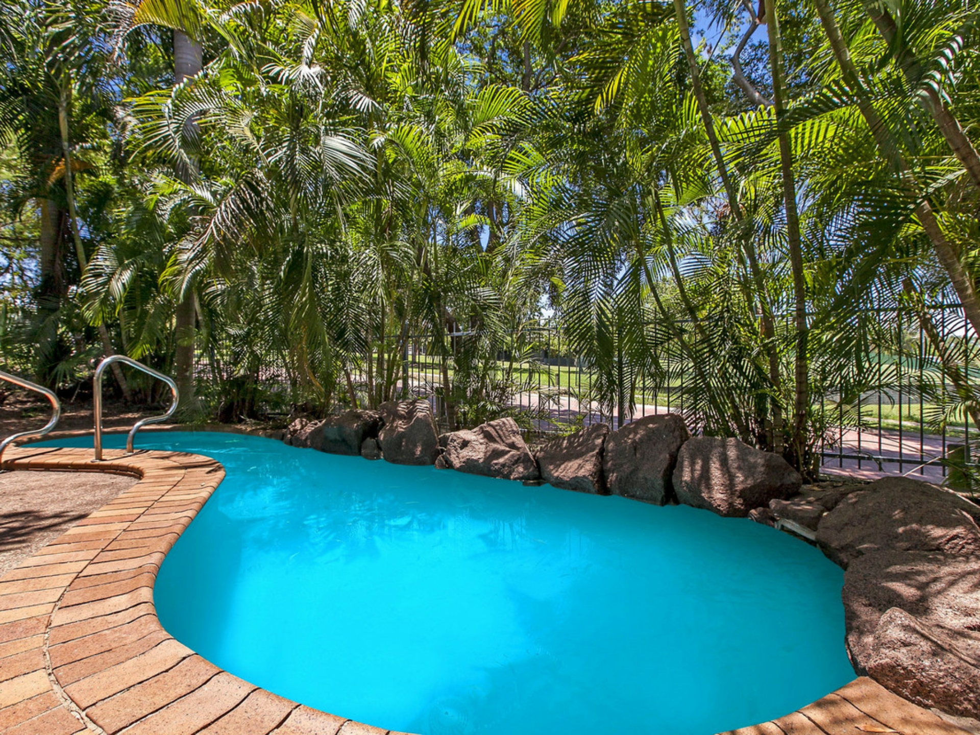 7/11 Chong Wee Avenue, WOOLNER