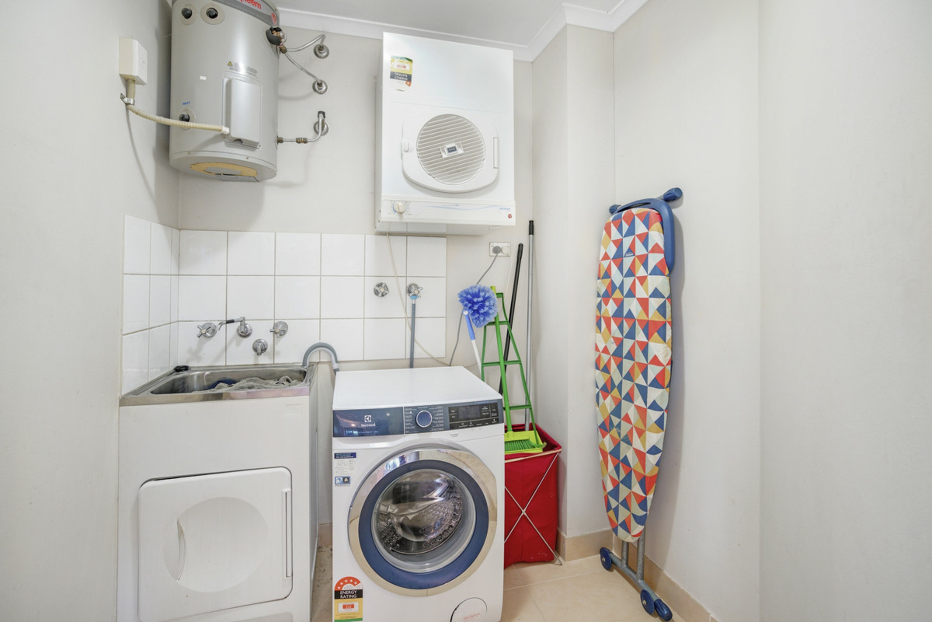 2/7 Dinah Court, STUART PARK