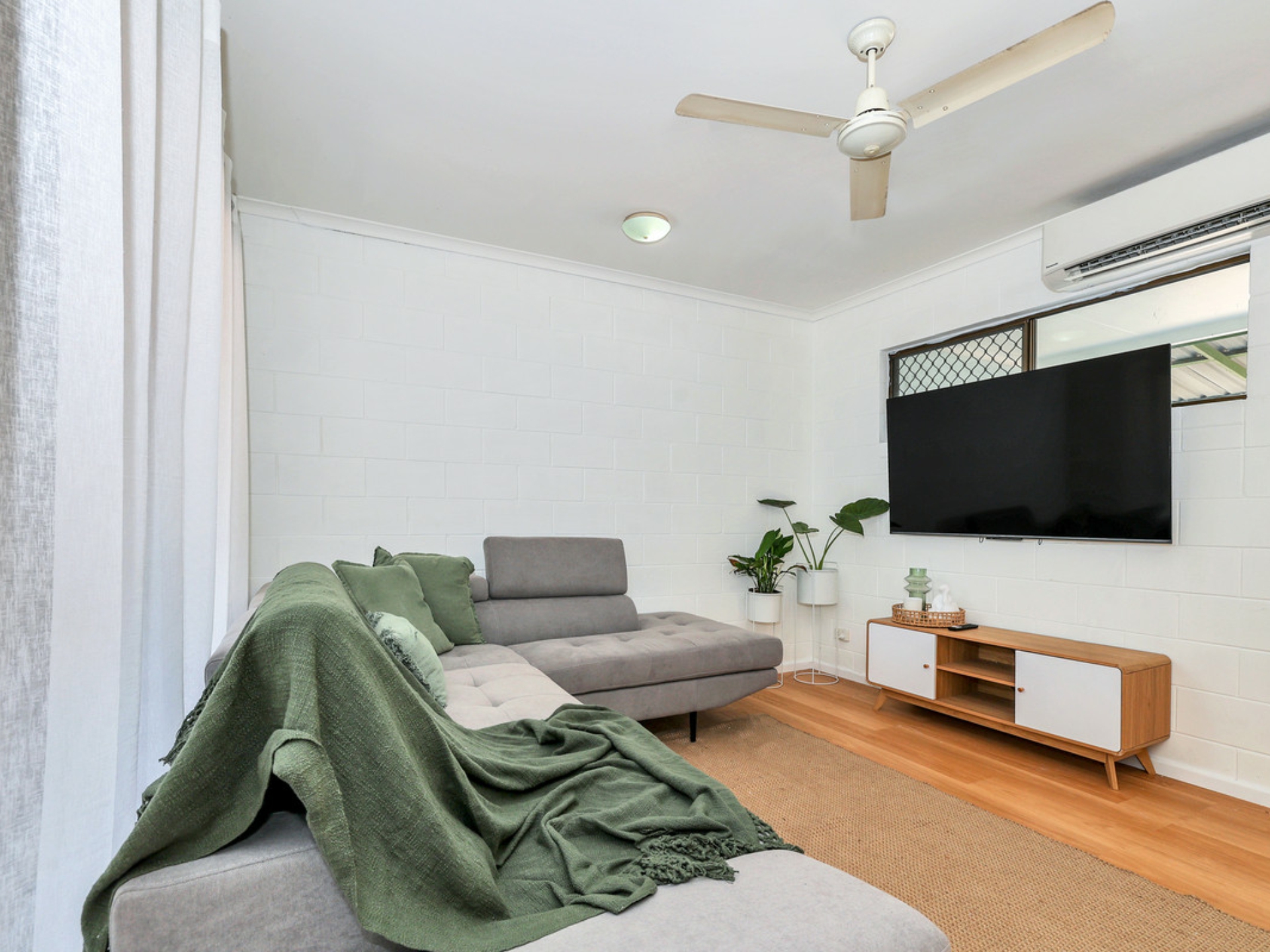 4/12 Gotham Street, LEANYER