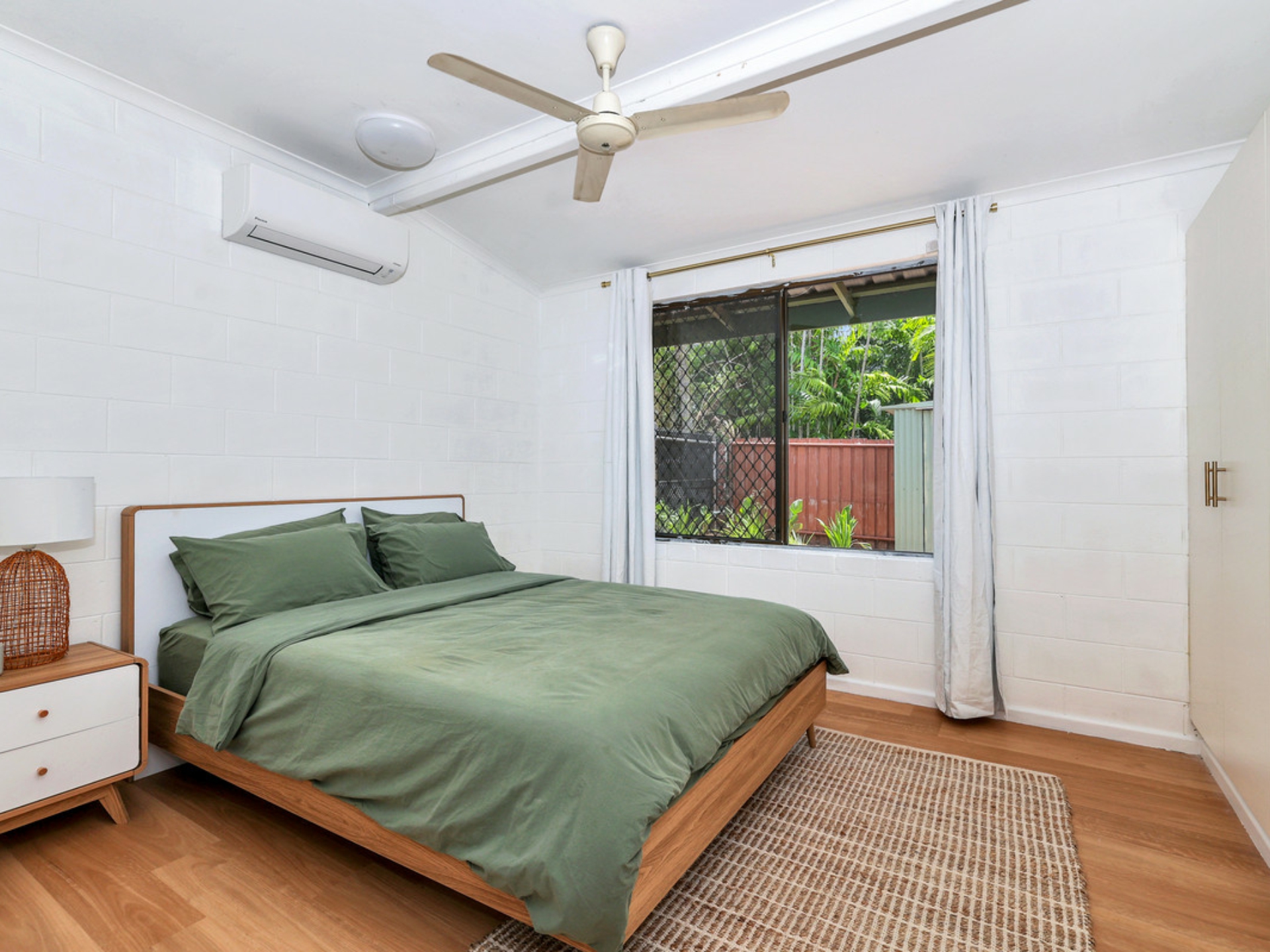 4/12 Gotham Street, LEANYER