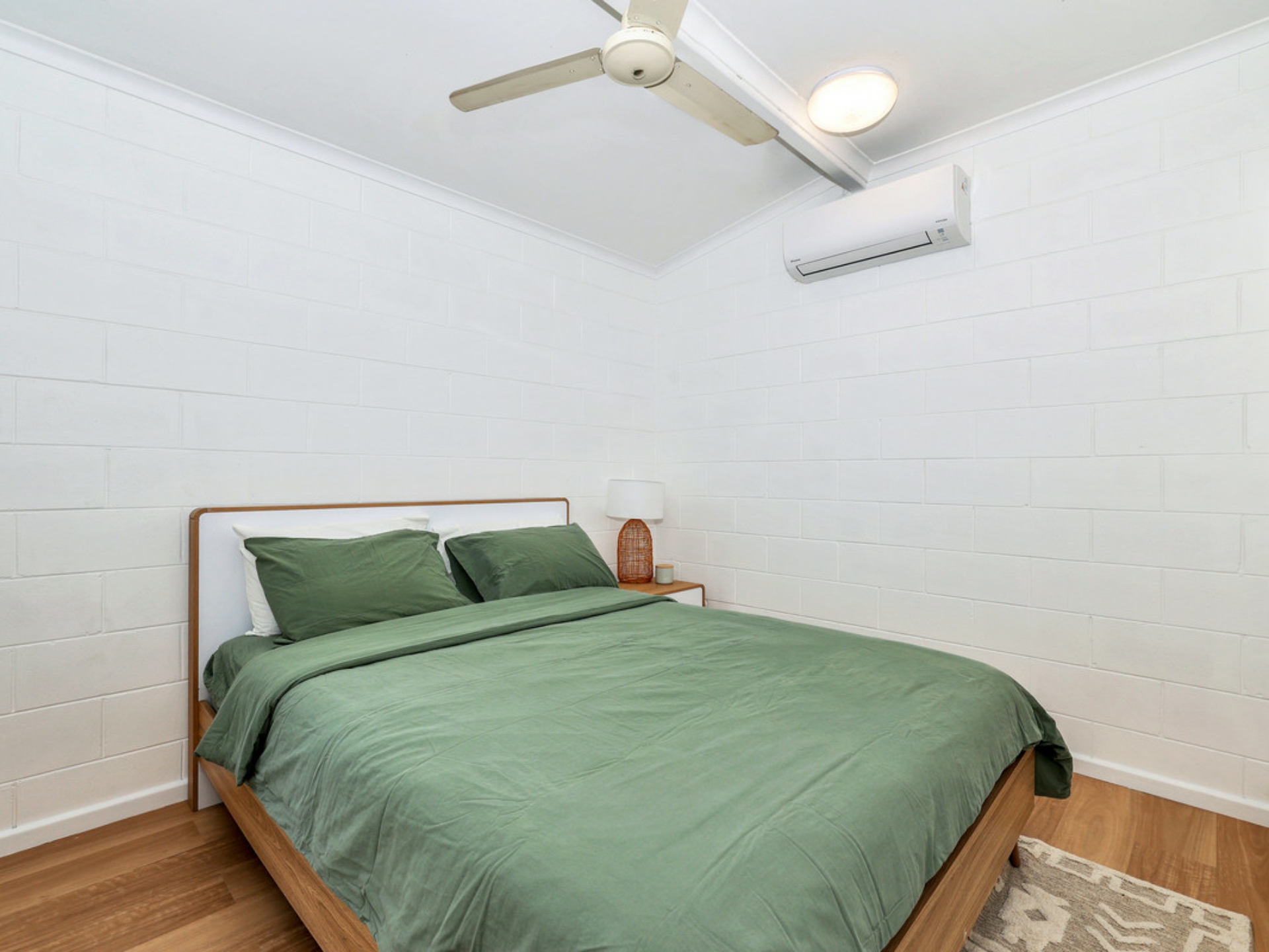 4/12 Gotham Street, LEANYER