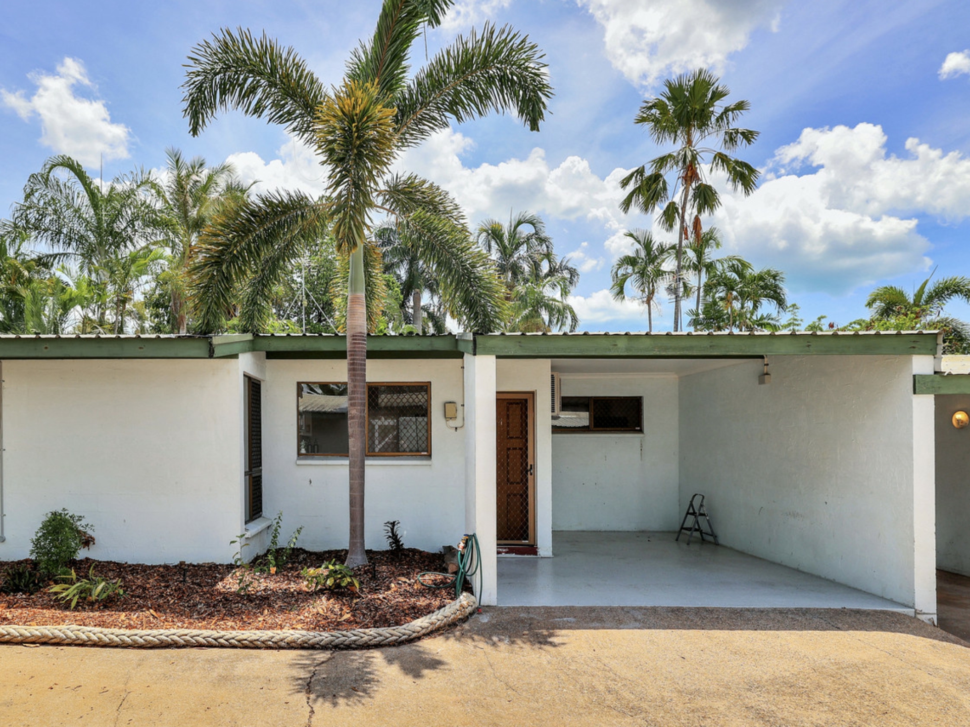 4/12 Gotham Street, LEANYER