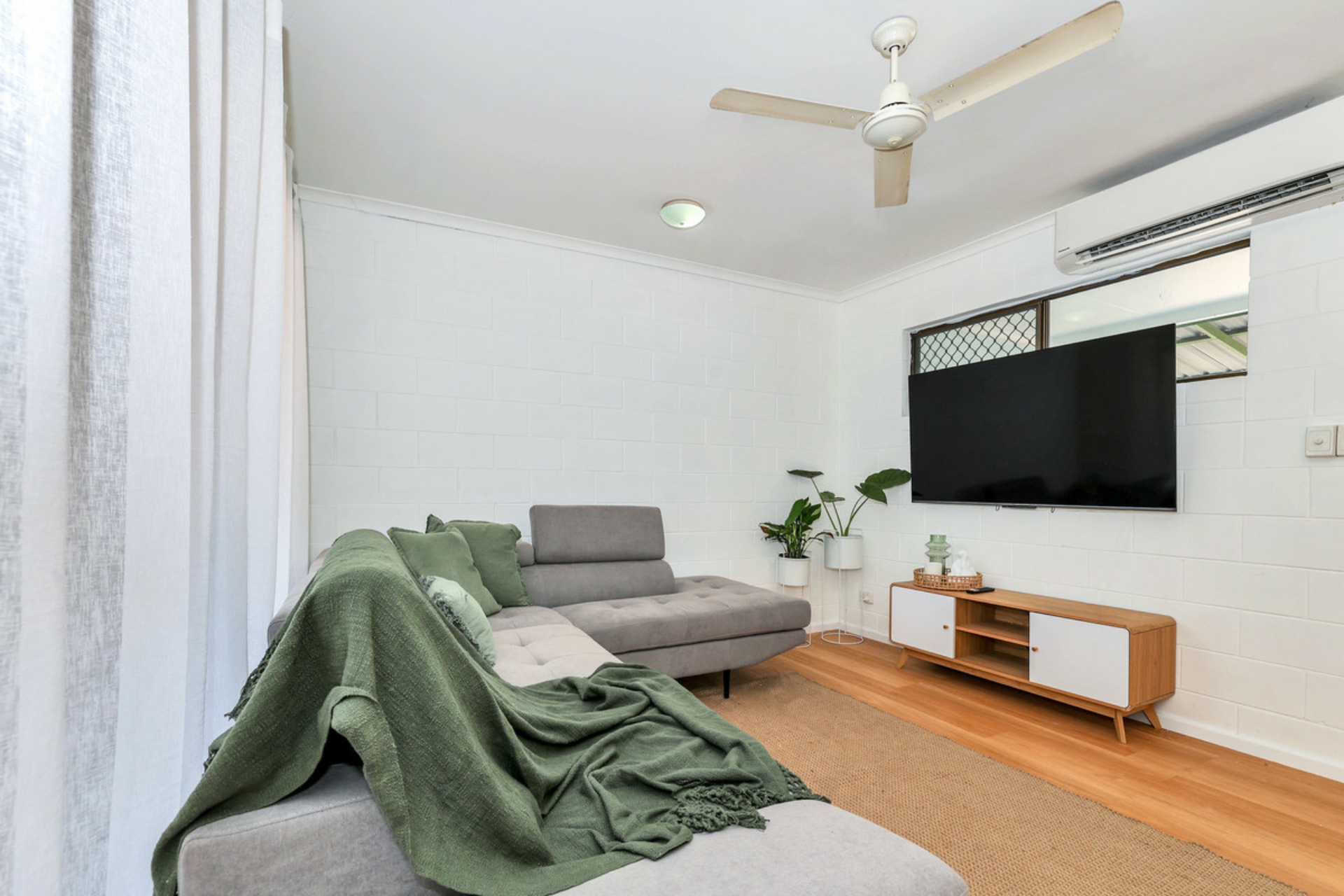 4/12 Gotham Street, LEANYER