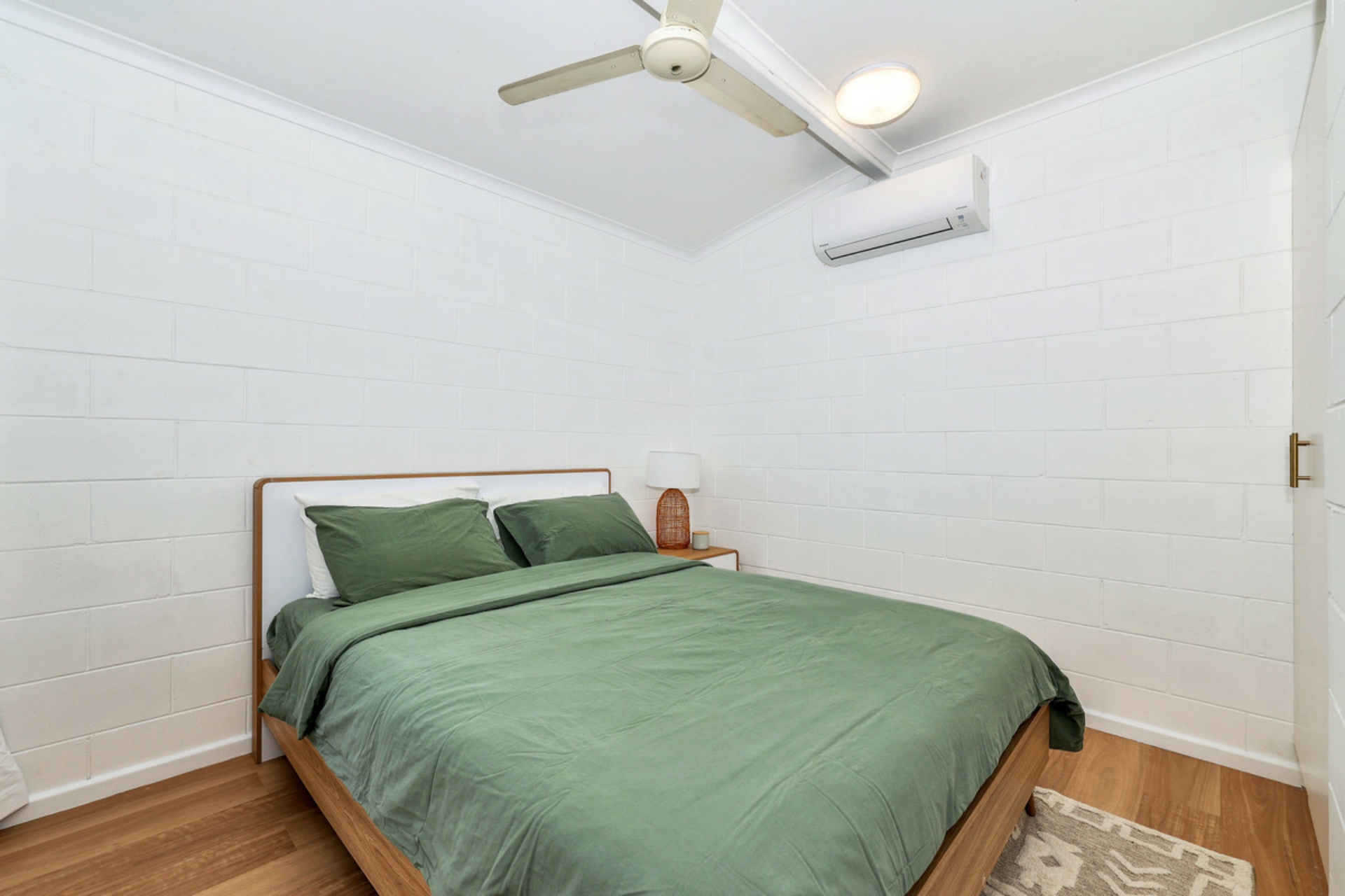 4/12 Gotham Street, LEANYER