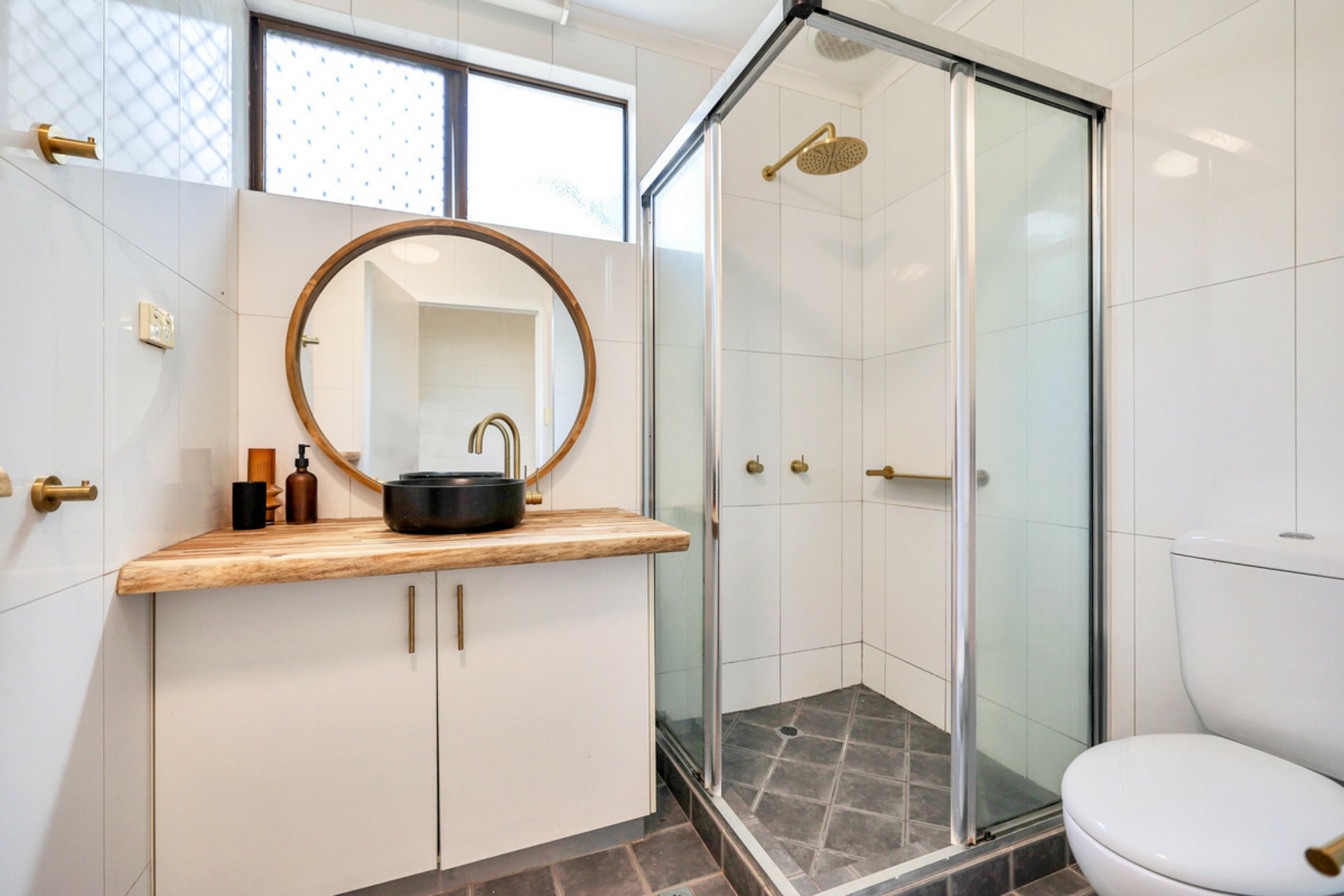 4/12 Gotham Street, LEANYER