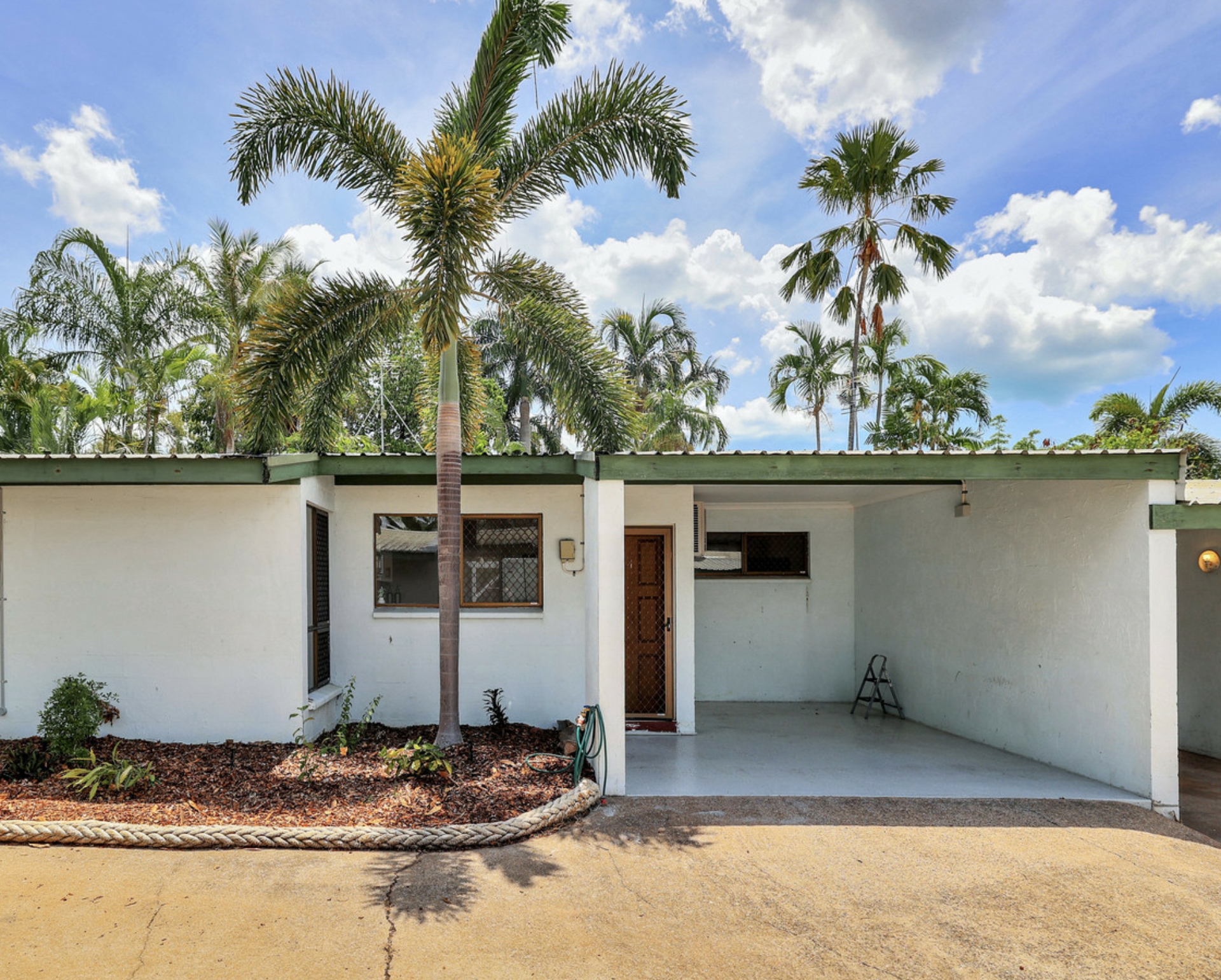 4/12 Gotham Street, LEANYER