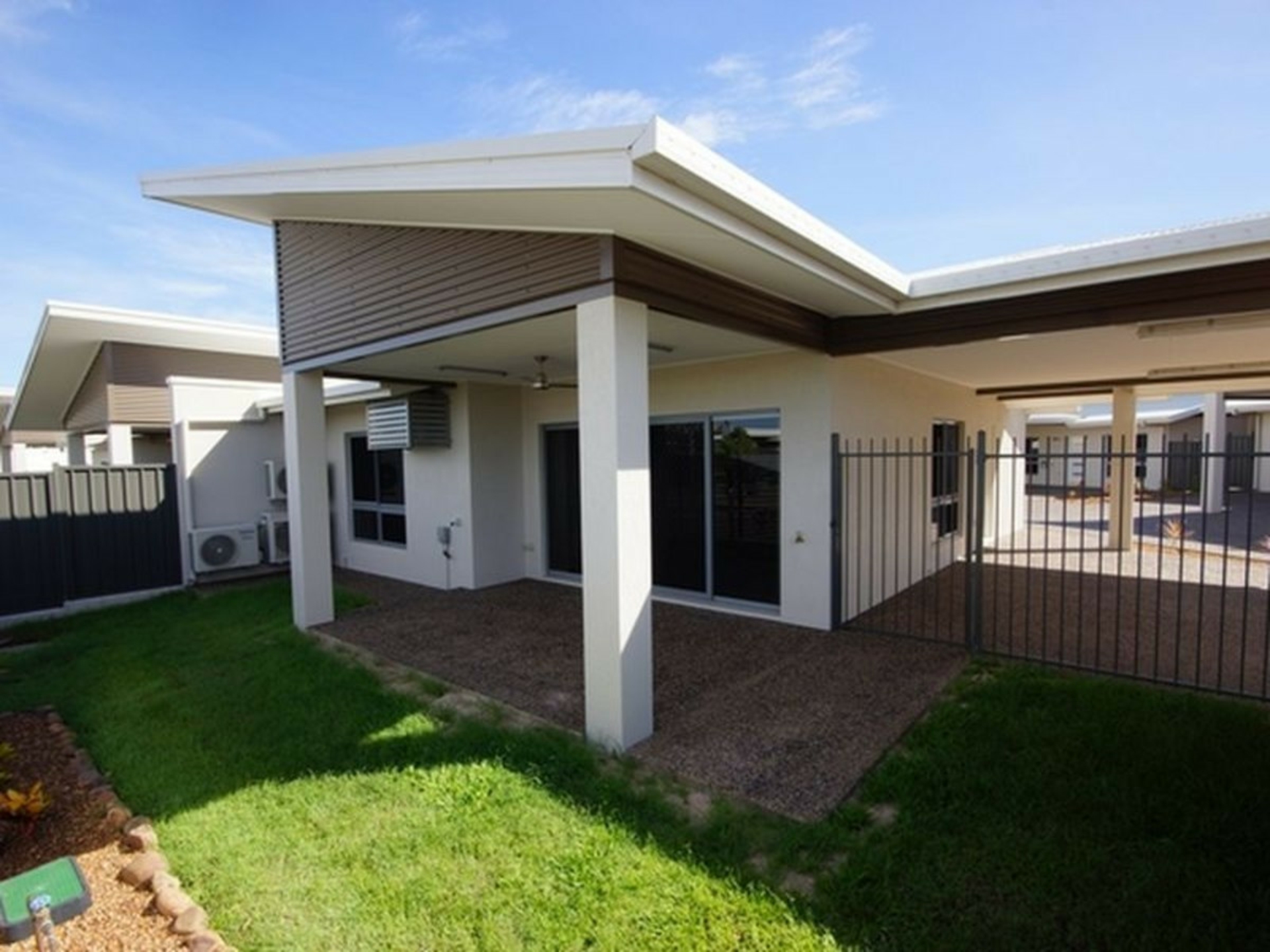 1/1 Guider Court, JOHNSTON