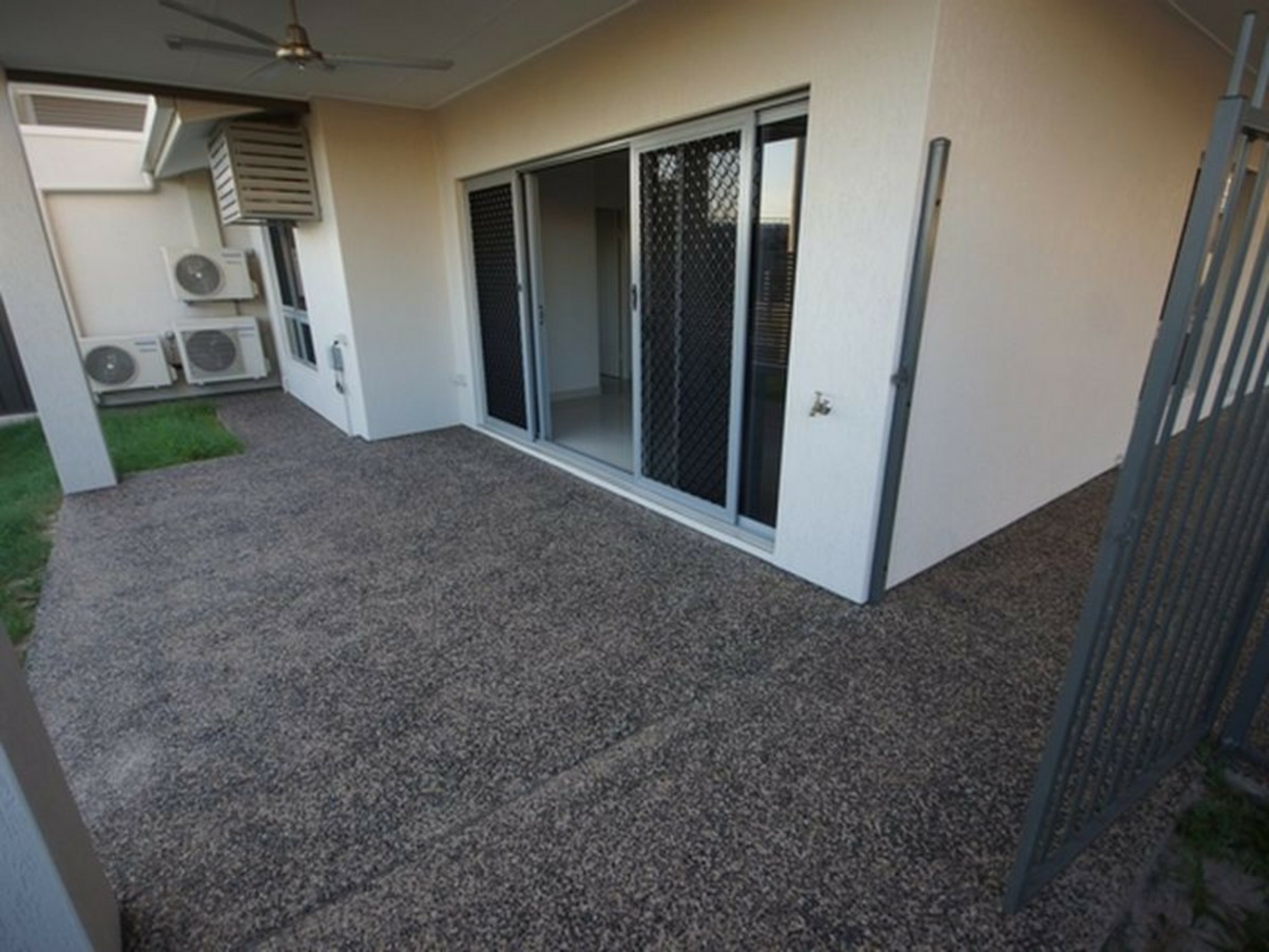 1/1 Guider Court, JOHNSTON