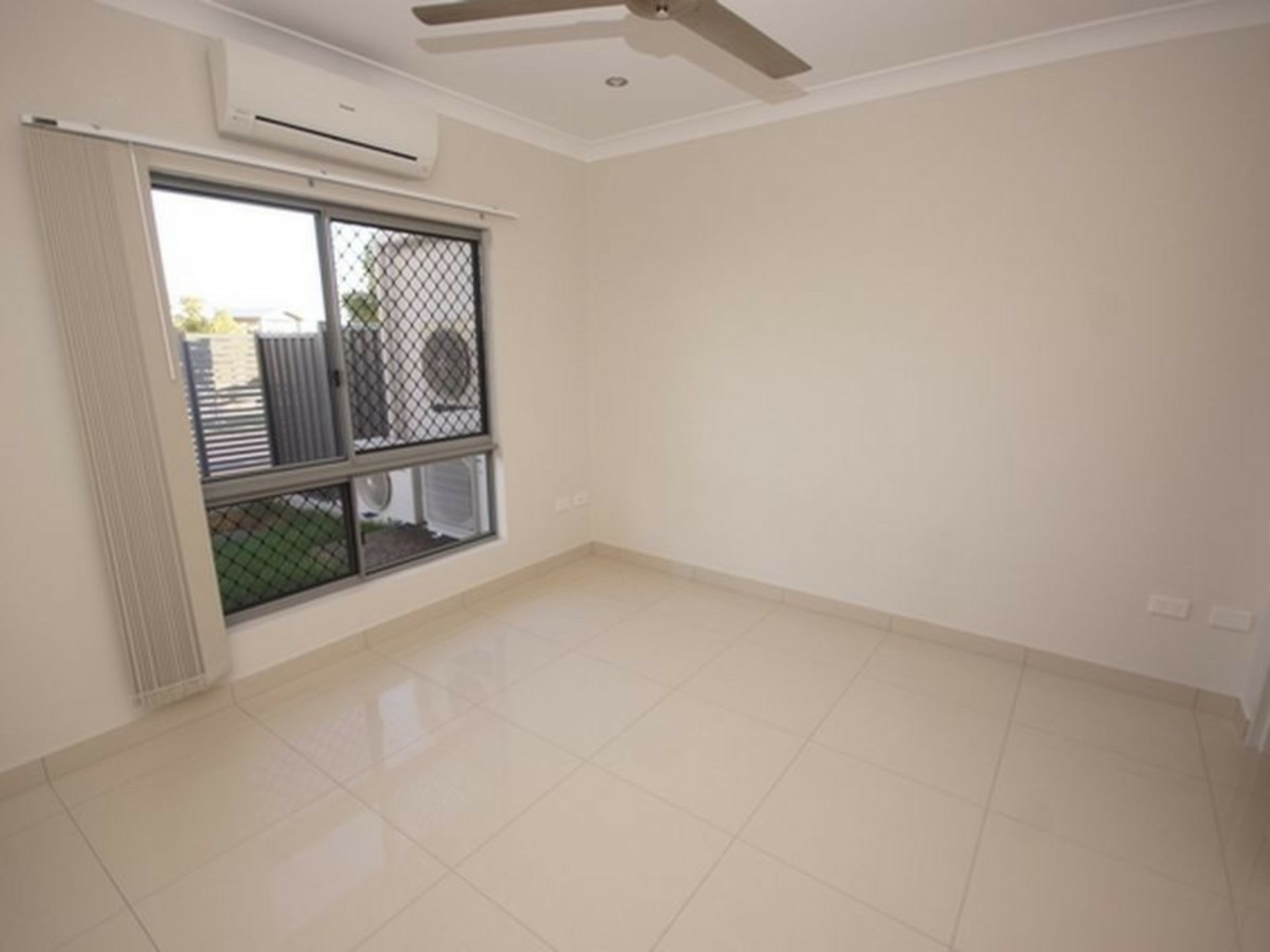 1/1 Guider Court, JOHNSTON