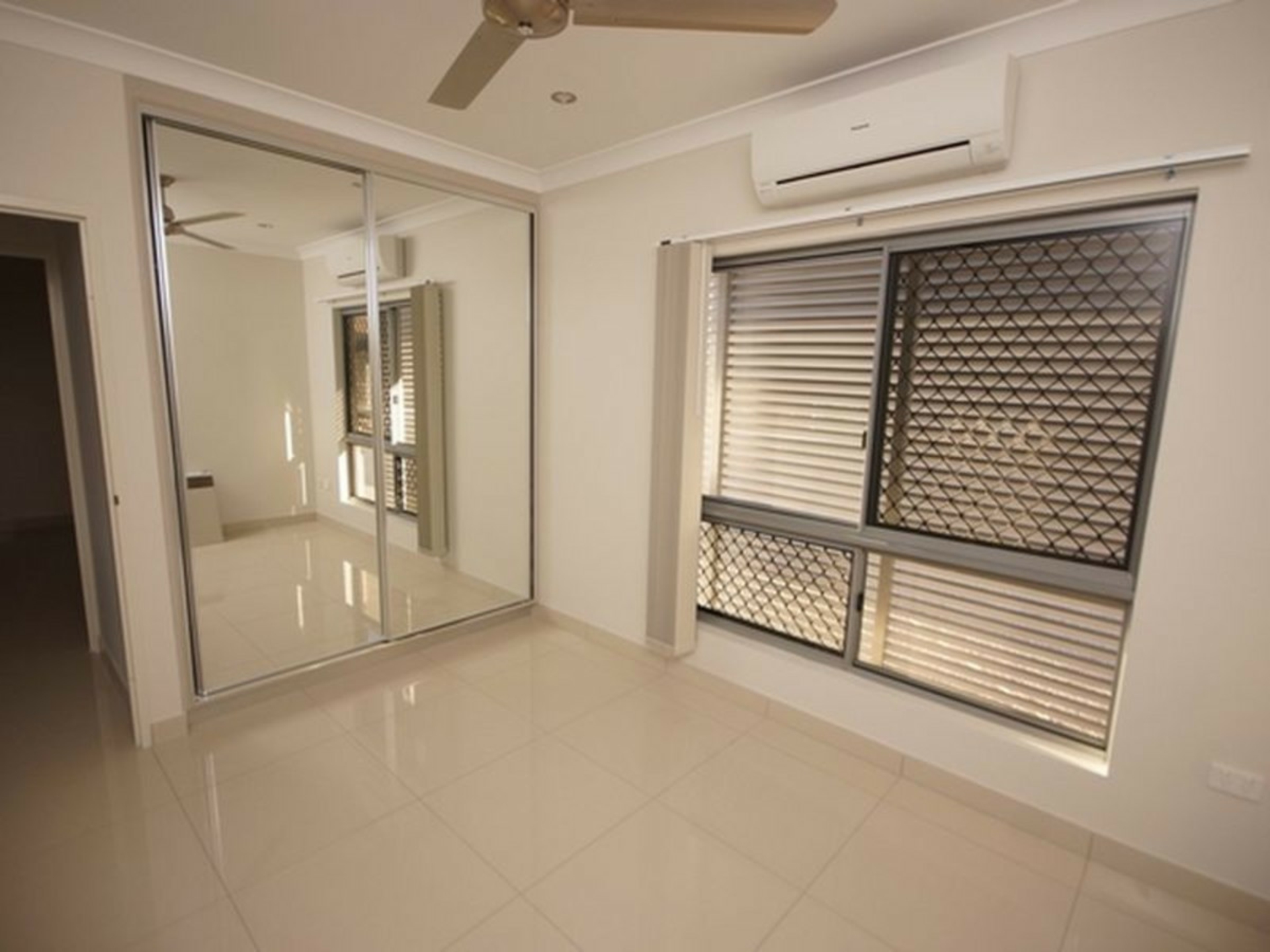 1/1 Guider Court, JOHNSTON