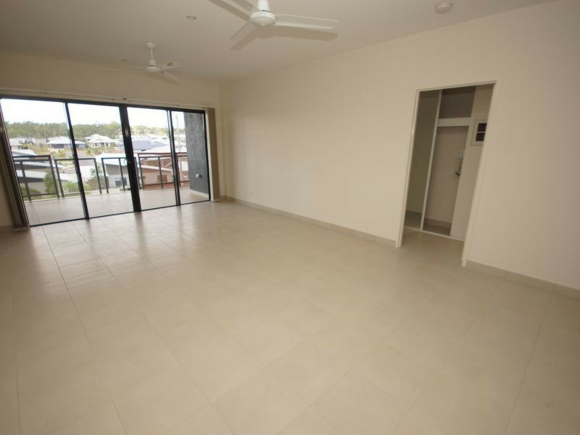 4302/2 Brisbane Crescent, JOHNSTON