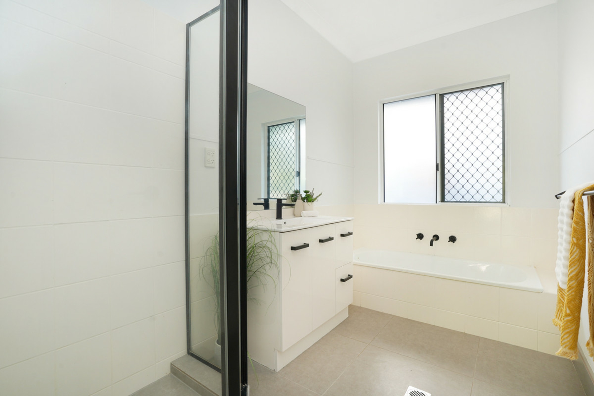 8 Maranthes Place, DURACK