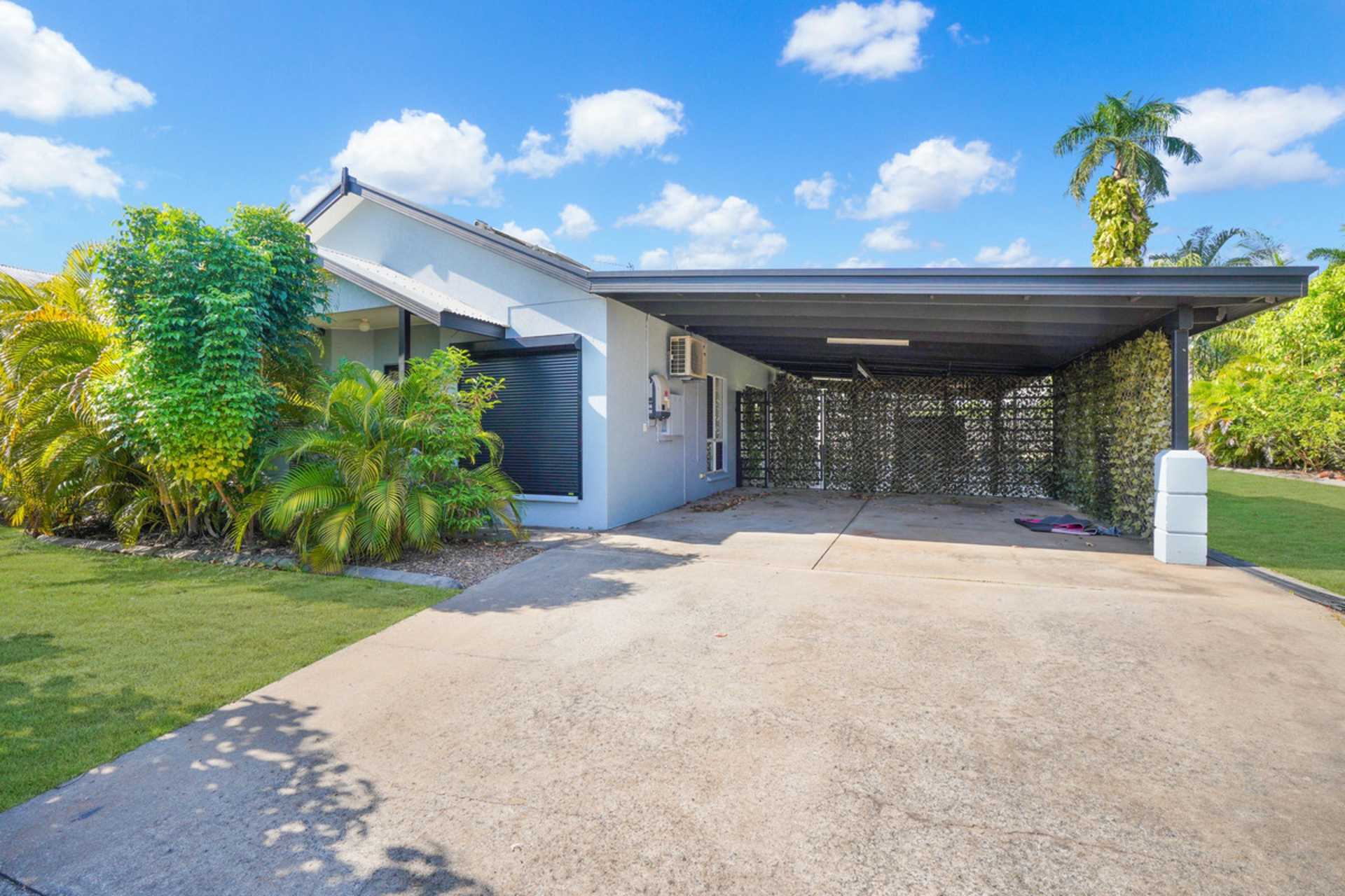 8 Maranthes Place, DURACK