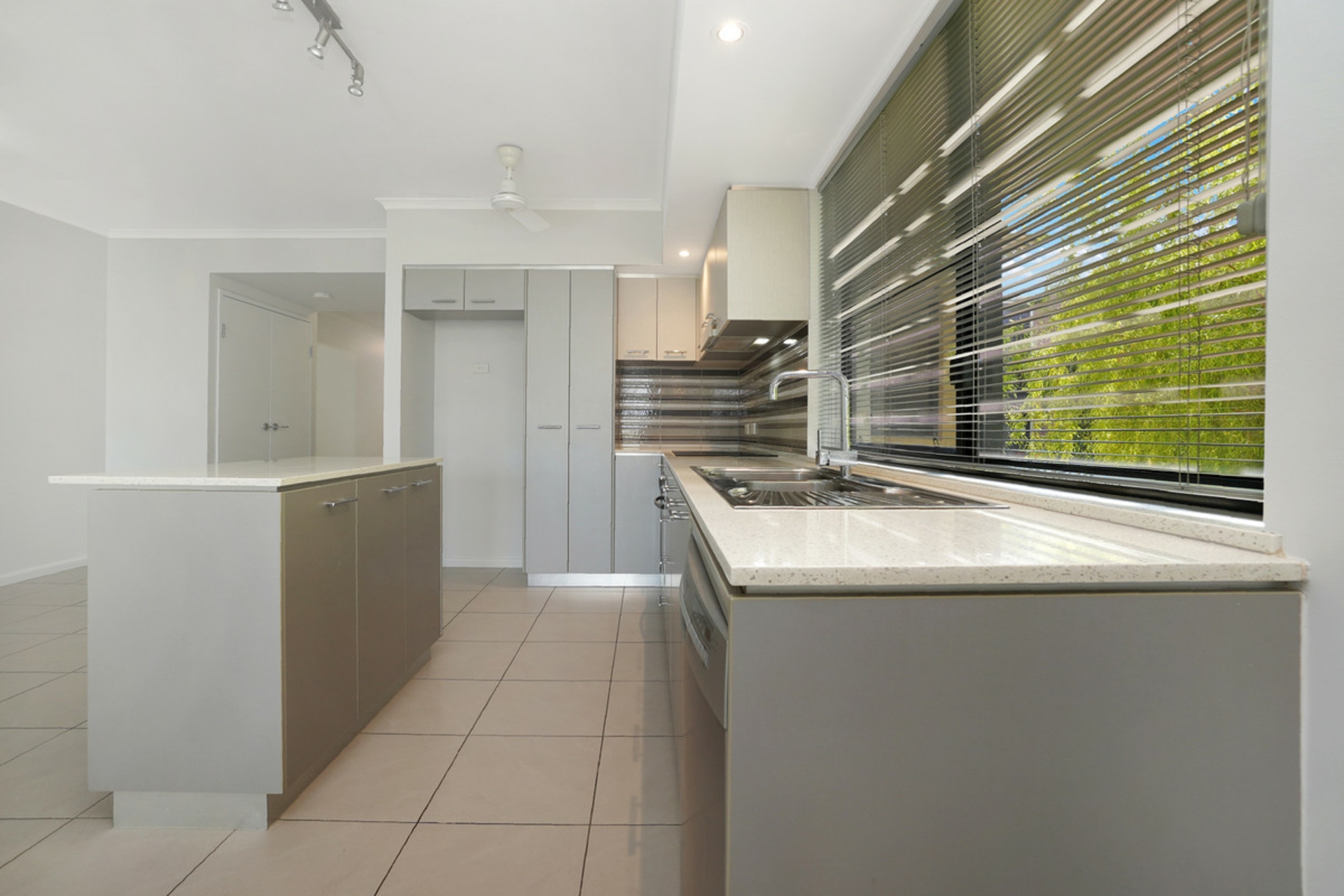 11E/174 Forrest Parade Rosebery NT Unit for Sale LJ Hooker