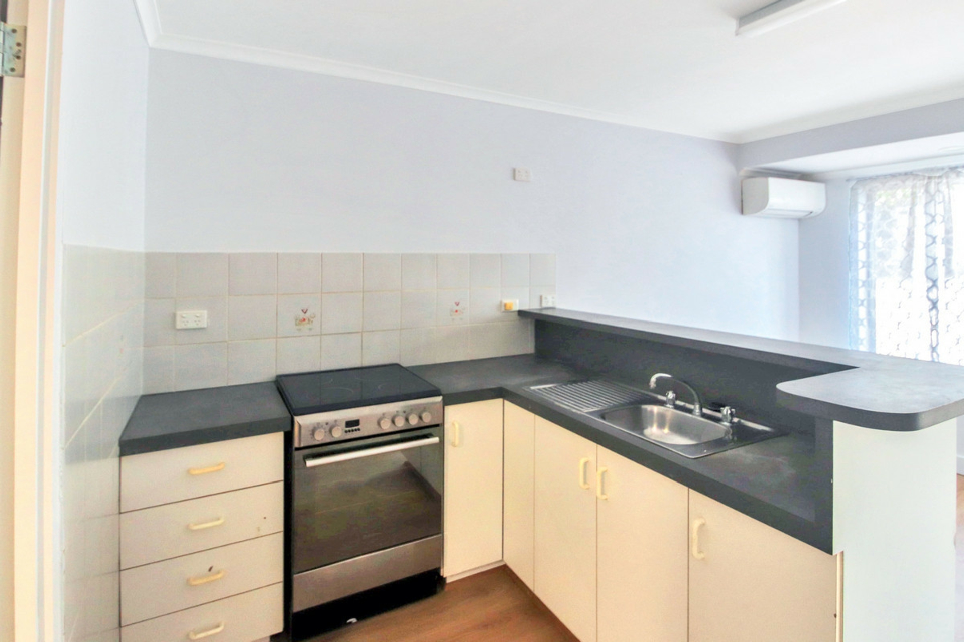 2/86 Woods Street, DARWIN CITY