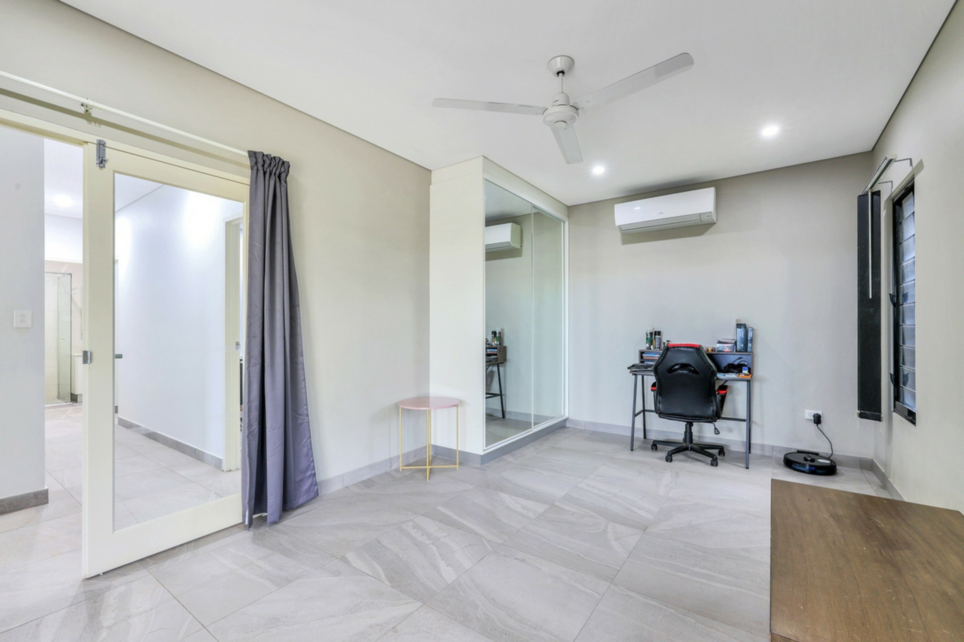 27 King Street, DURACK