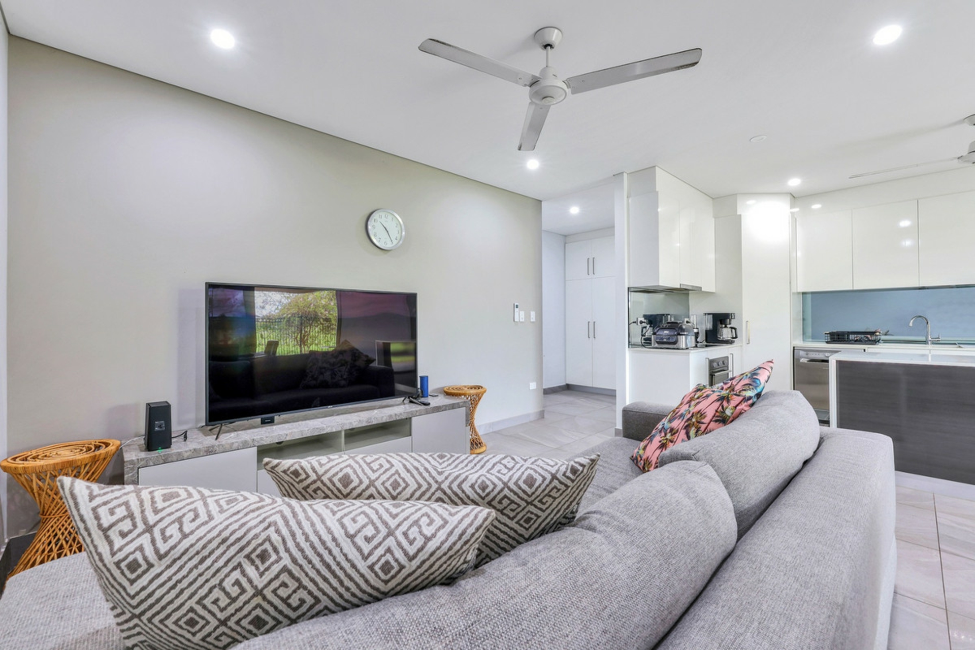 27 King Street, DURACK