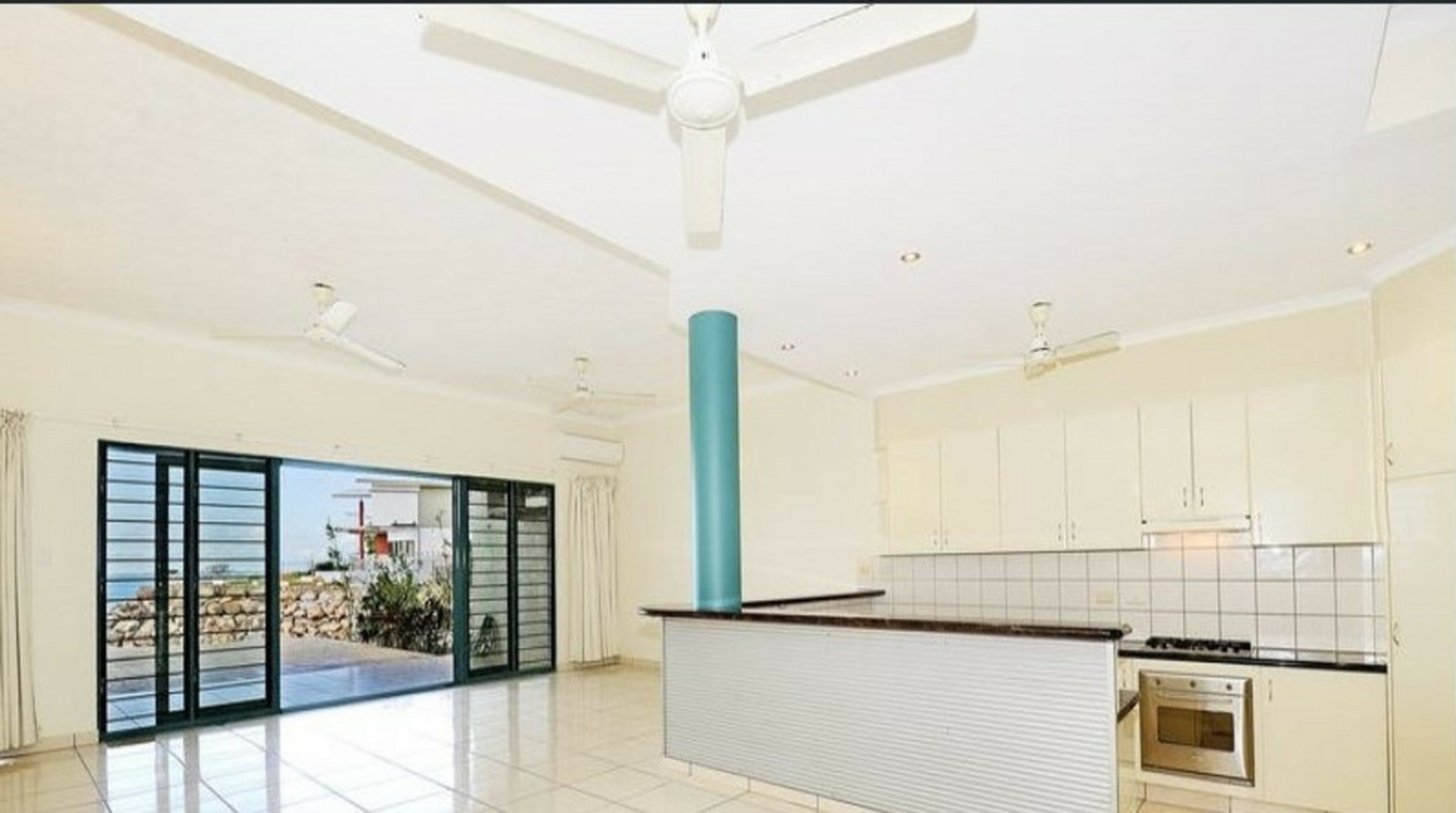 5/8 Annear Crt, STUART PARK