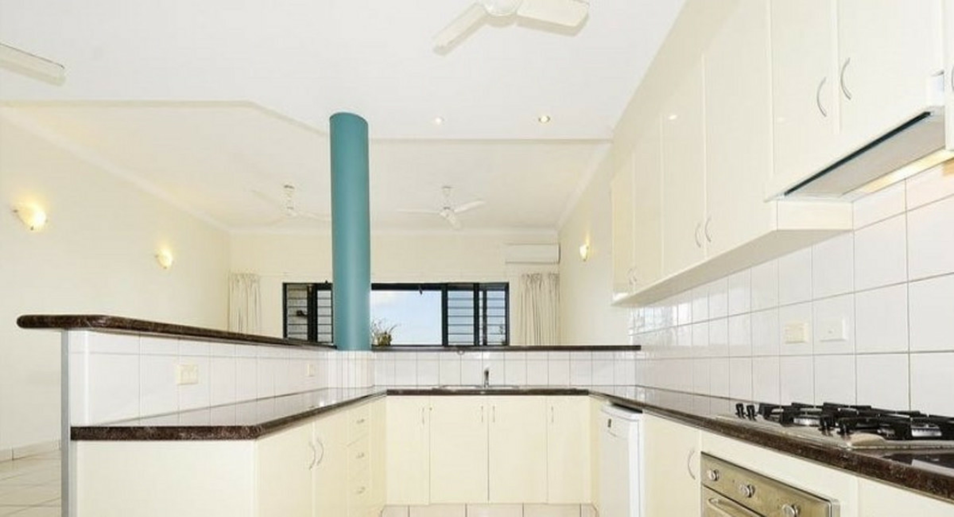 5/8 Annear Crt, STUART PARK