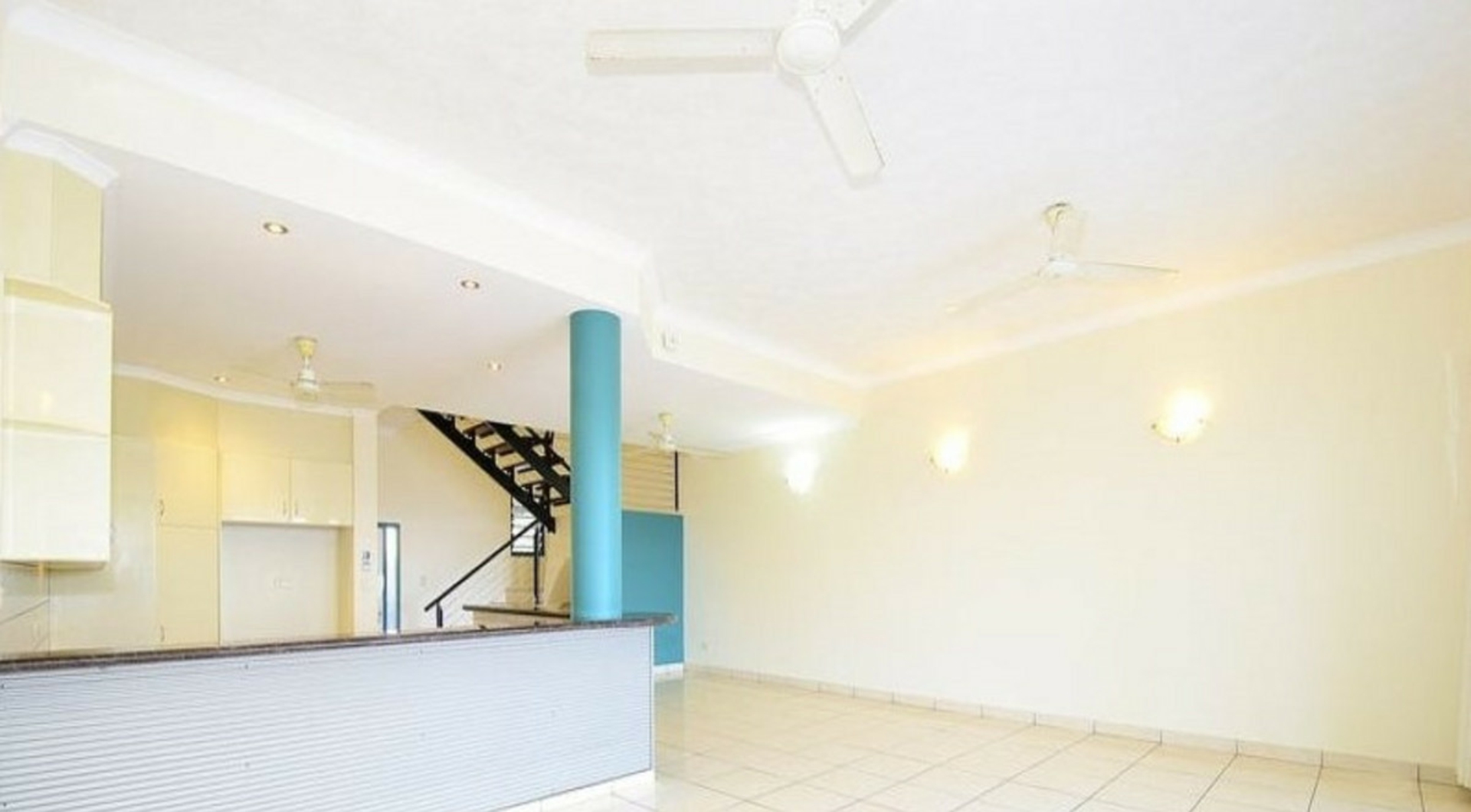 5/8 Annear Crt, STUART PARK