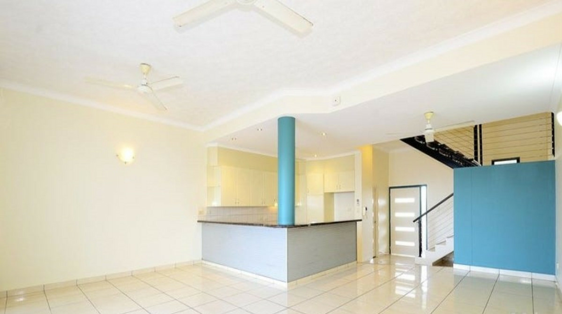 5/8 Annear Crt, STUART PARK