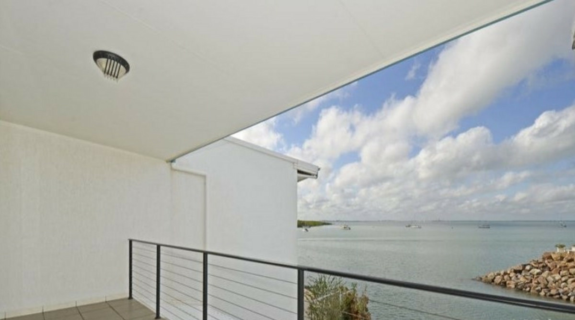 5/8 Annear Crt, STUART PARK
