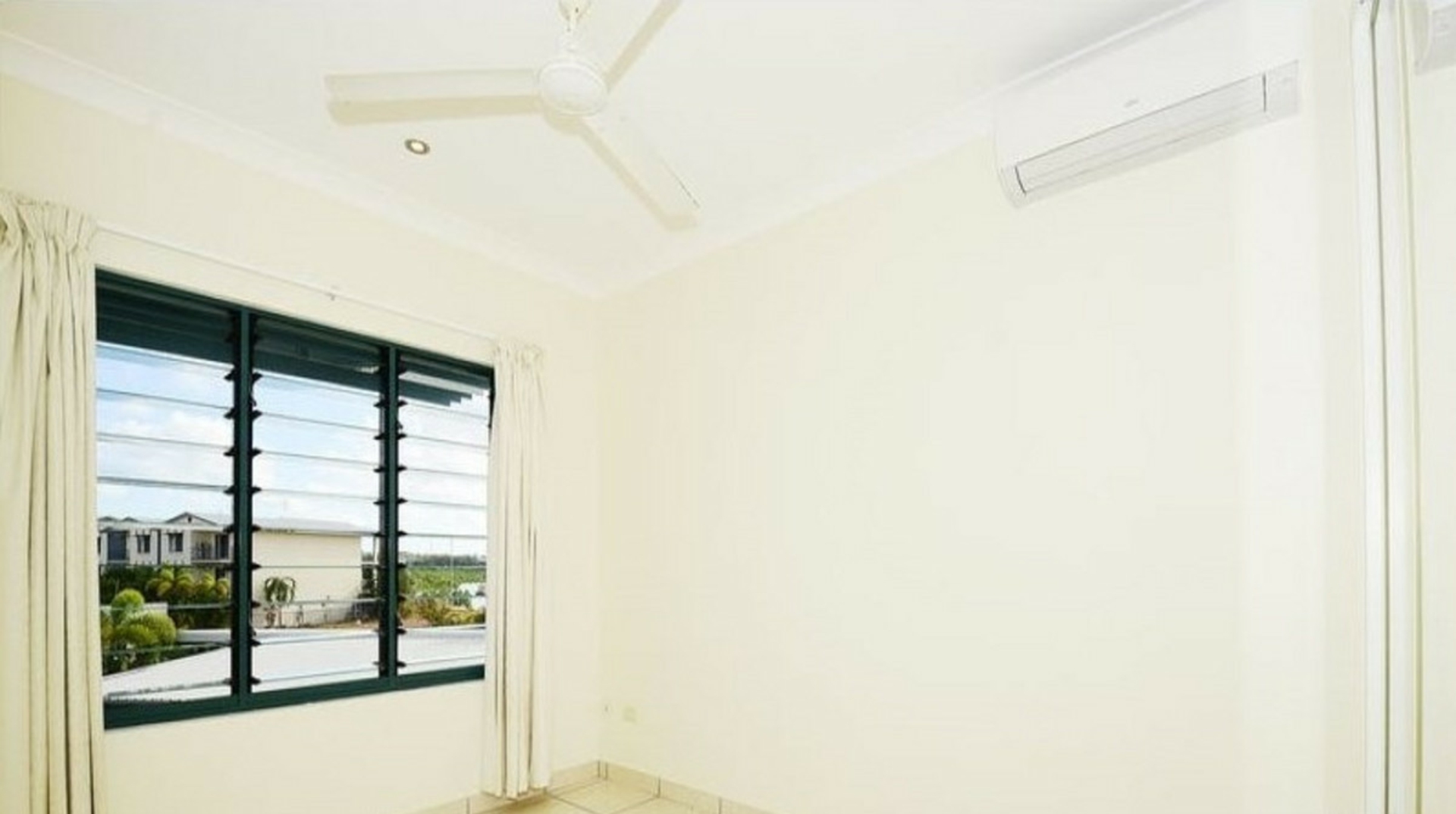 5/8 Annear Crt, STUART PARK