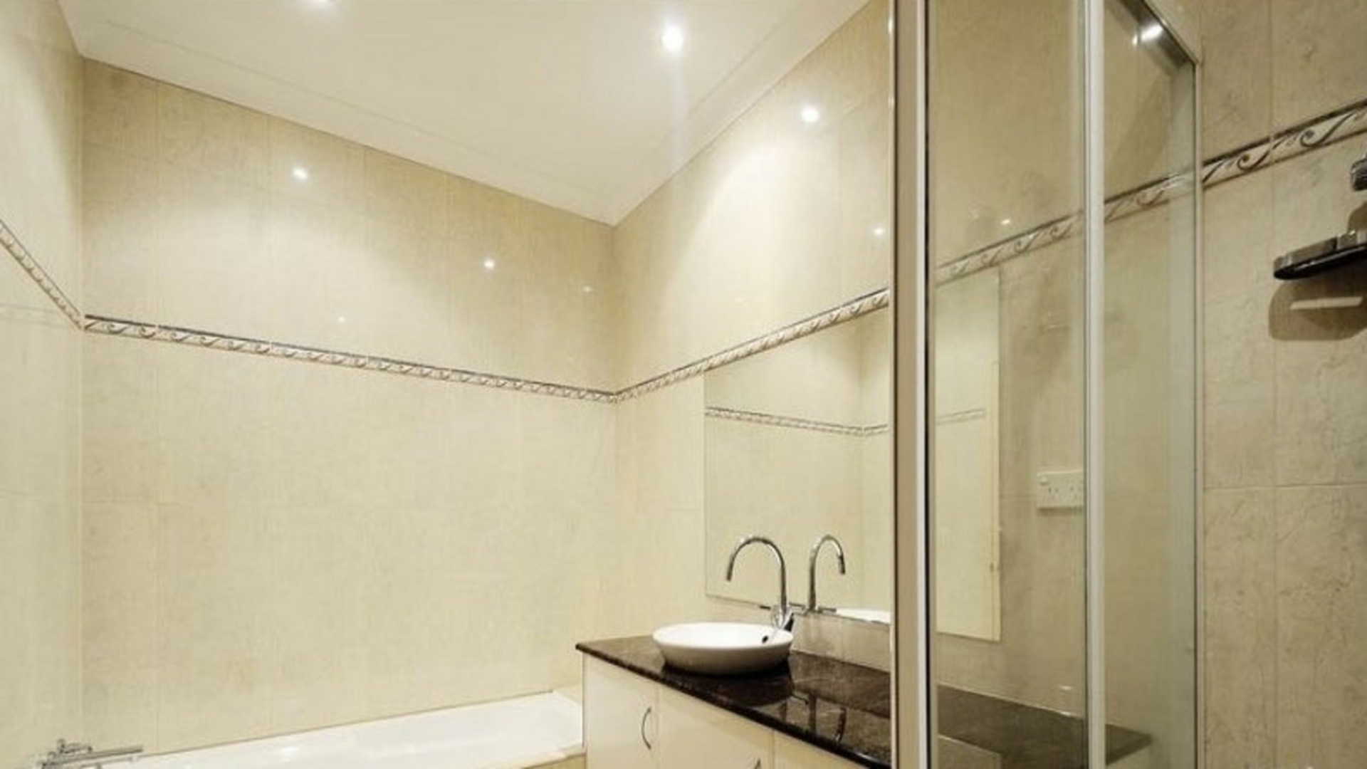 5/8 Annear Crt, STUART PARK