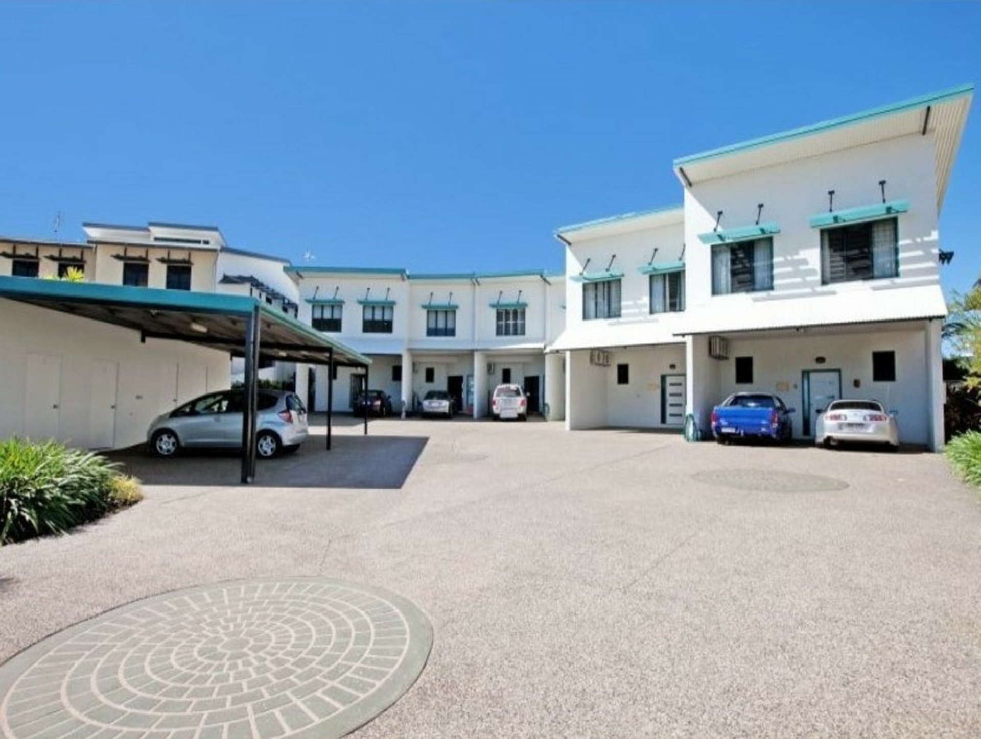 5/8 Annear Crt, STUART PARK