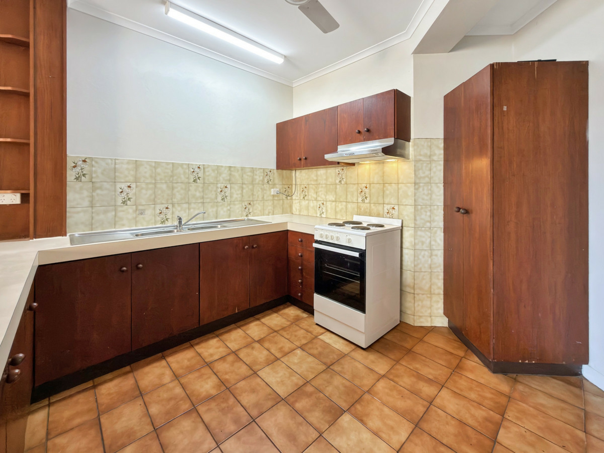 9/278 Casuarina Drive — photo 4 of 9