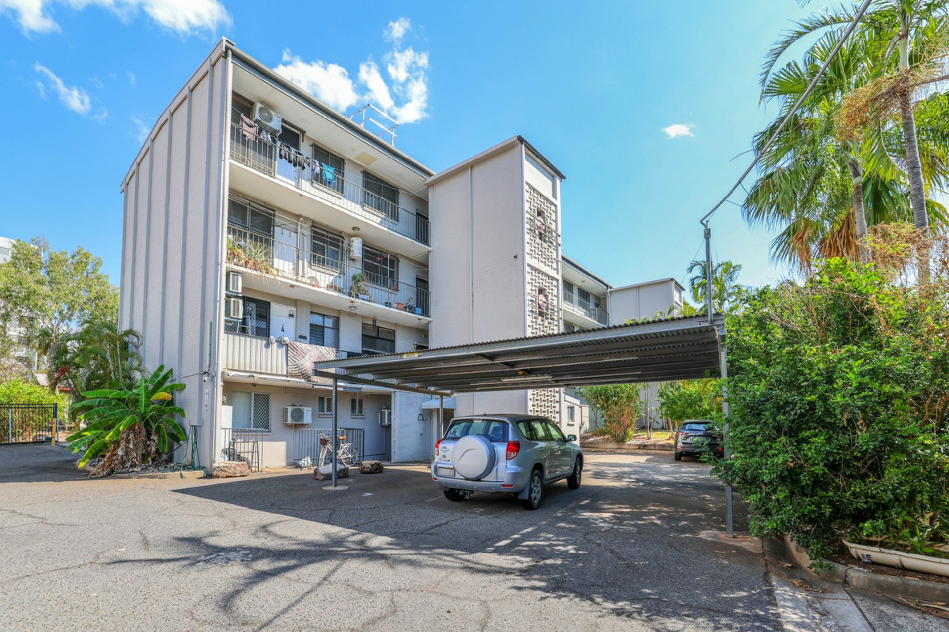 2/86 Woods Street — photo from LJ Hooker Darwin