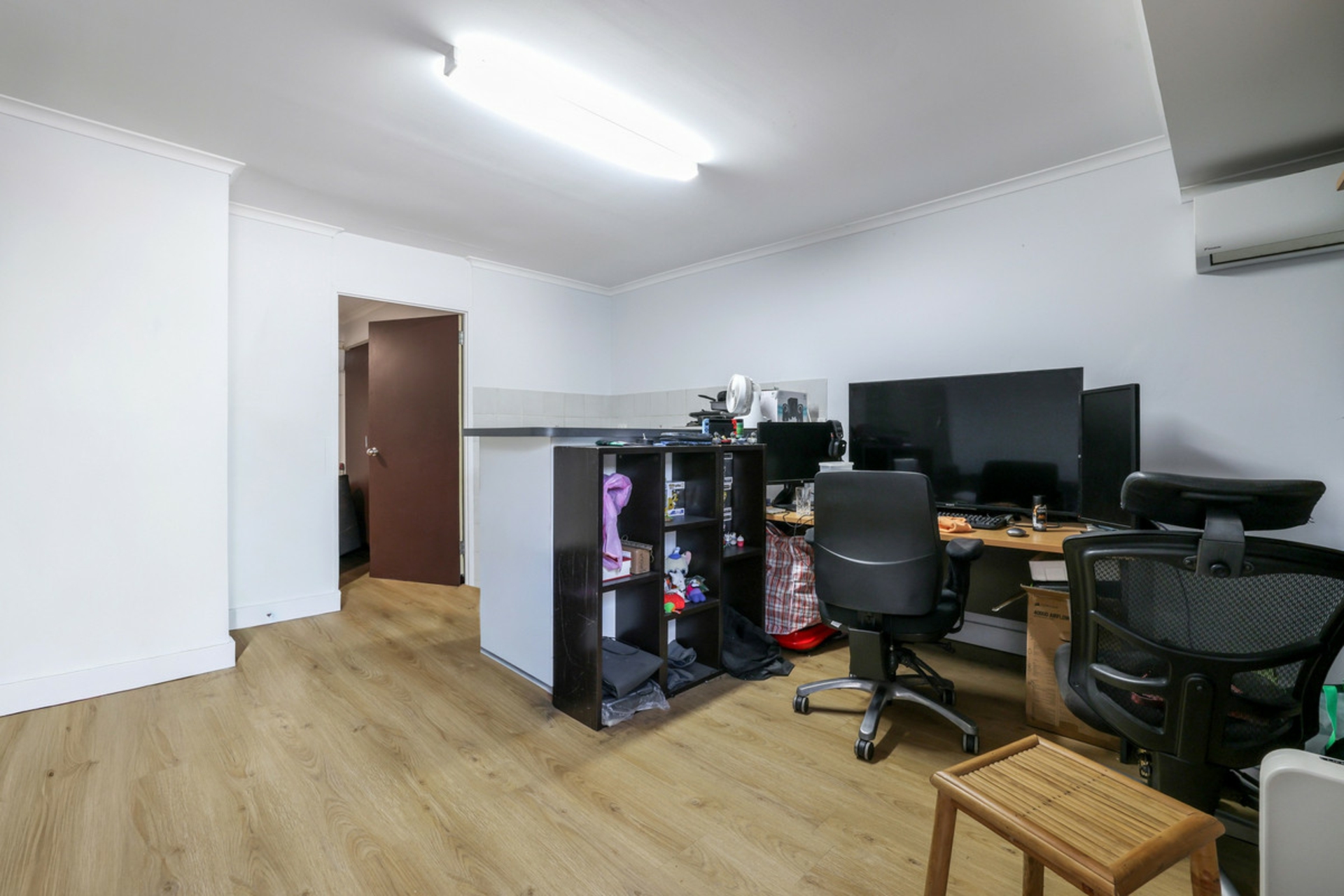 2/86 Woods Street — photo 2 of 9