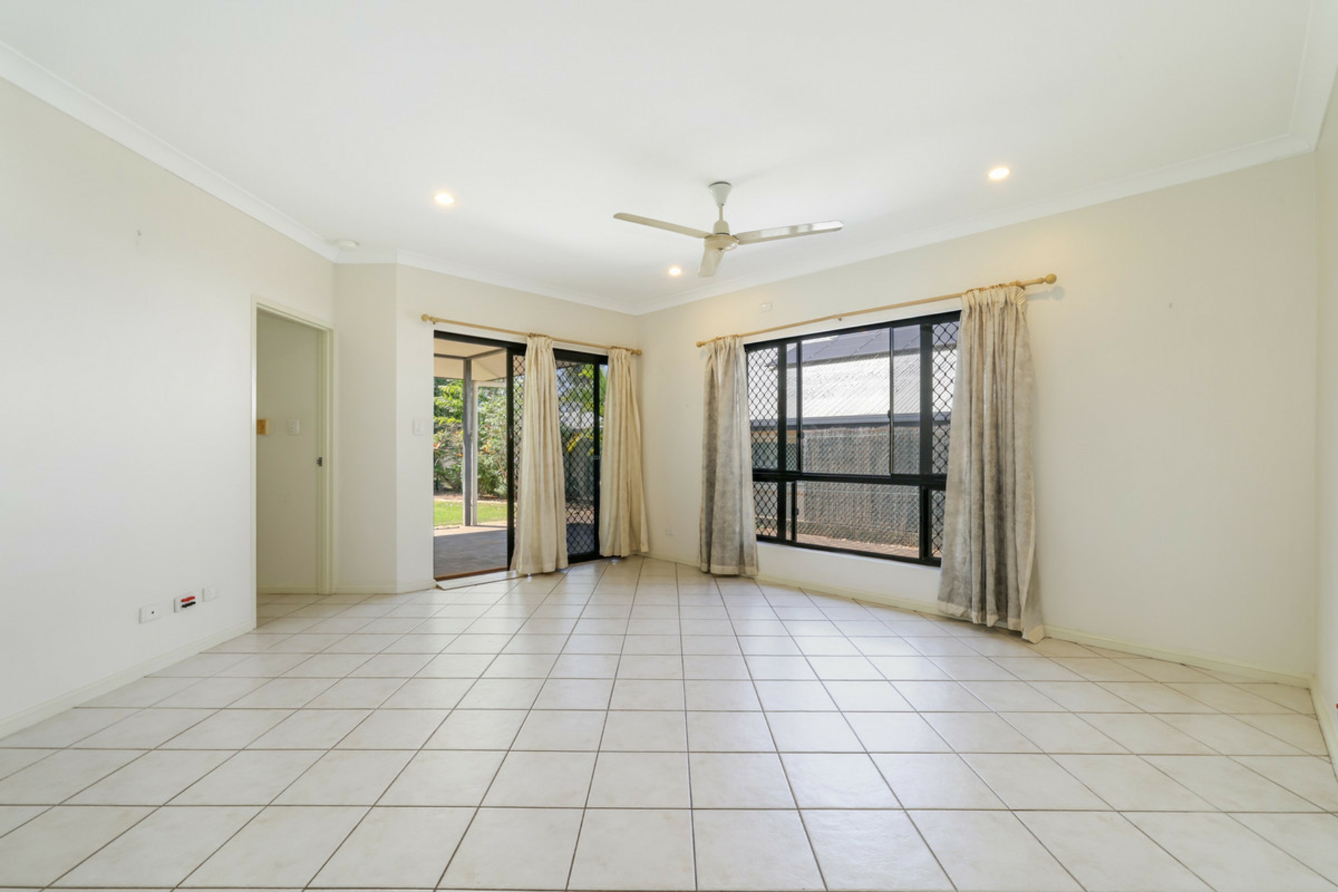 18 Macadam Place — photo 9 of 19