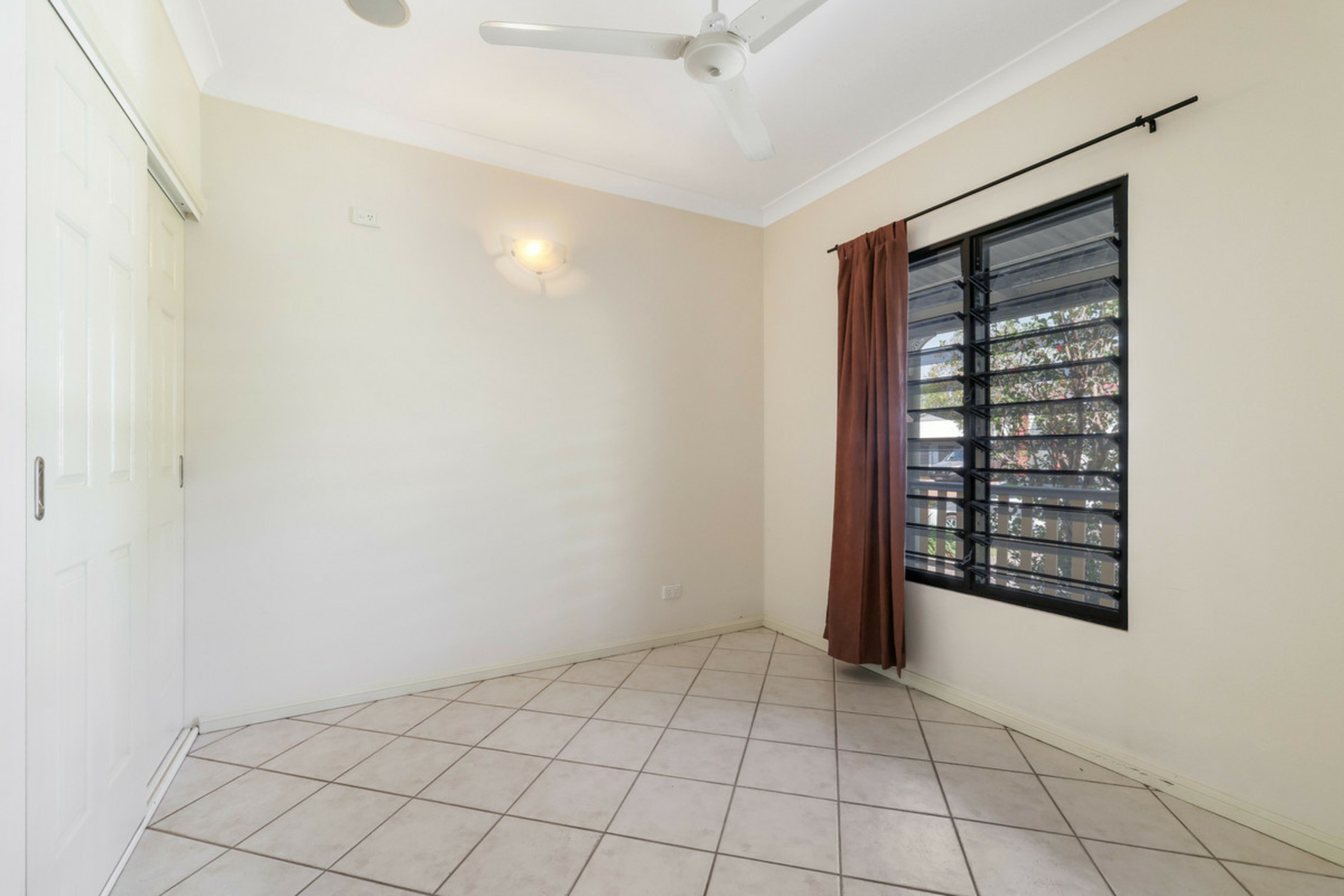 18 Macadam Place — photo 11 of 19