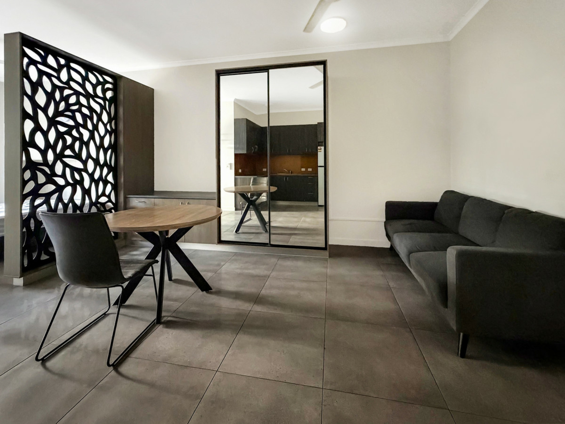 G09/81 Cavenagh Street — photo 2 of 7