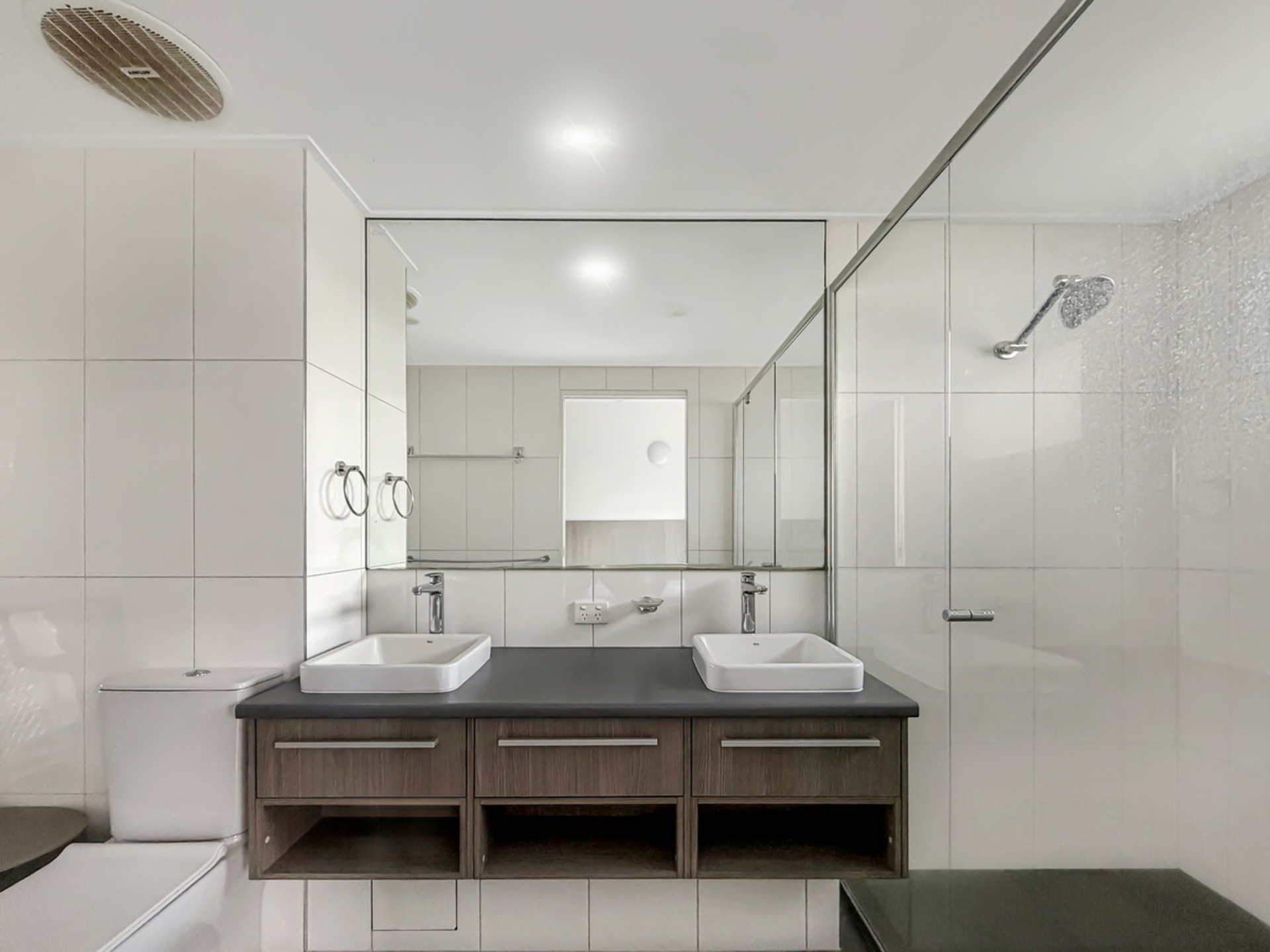 G09/81 Cavenagh Street — photo 4 of 7