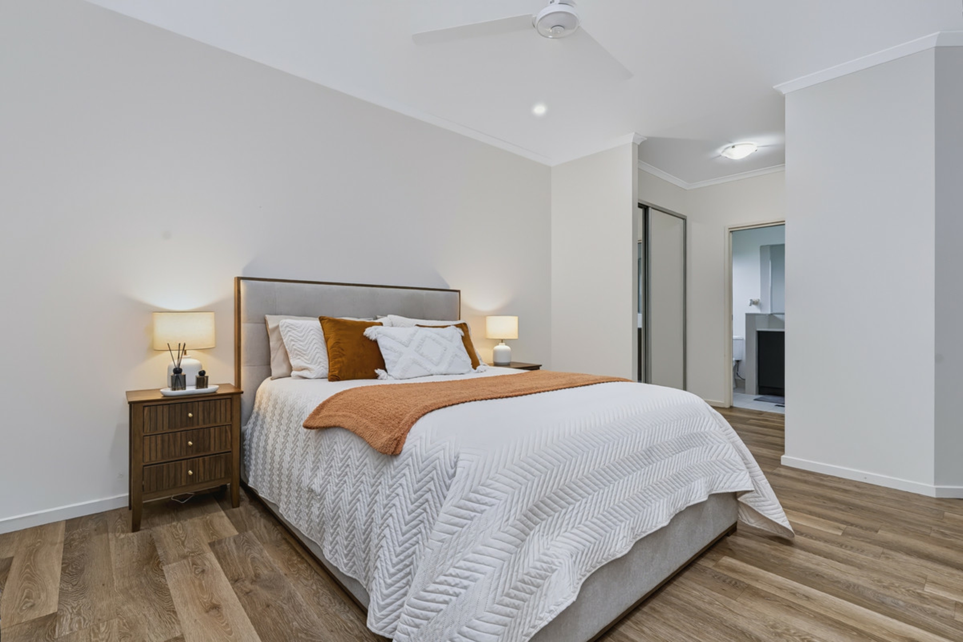 35 Haultain Crescent — photo 10 of 24
