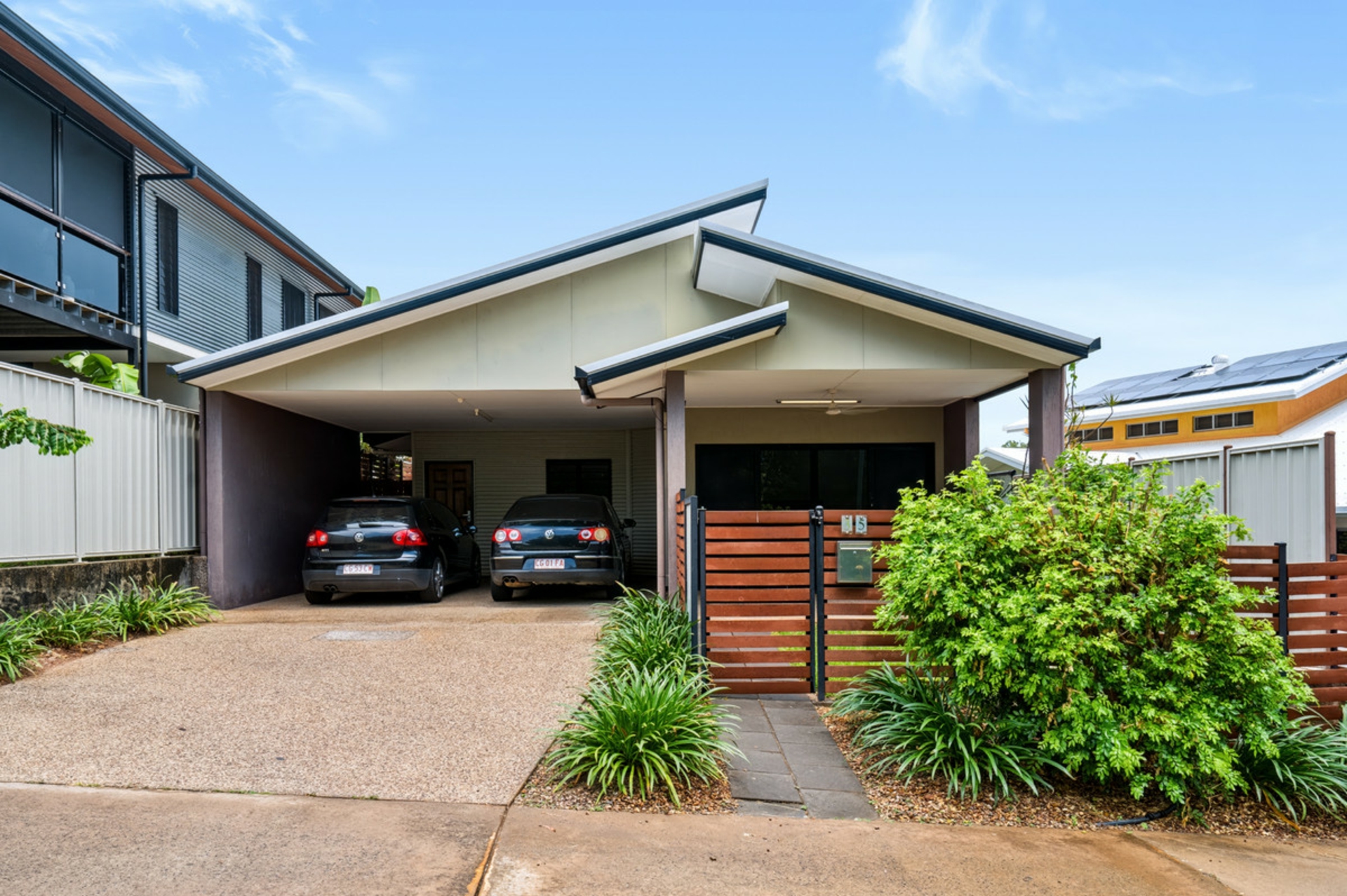 35 Haultain Crescent — photo 18 of 24