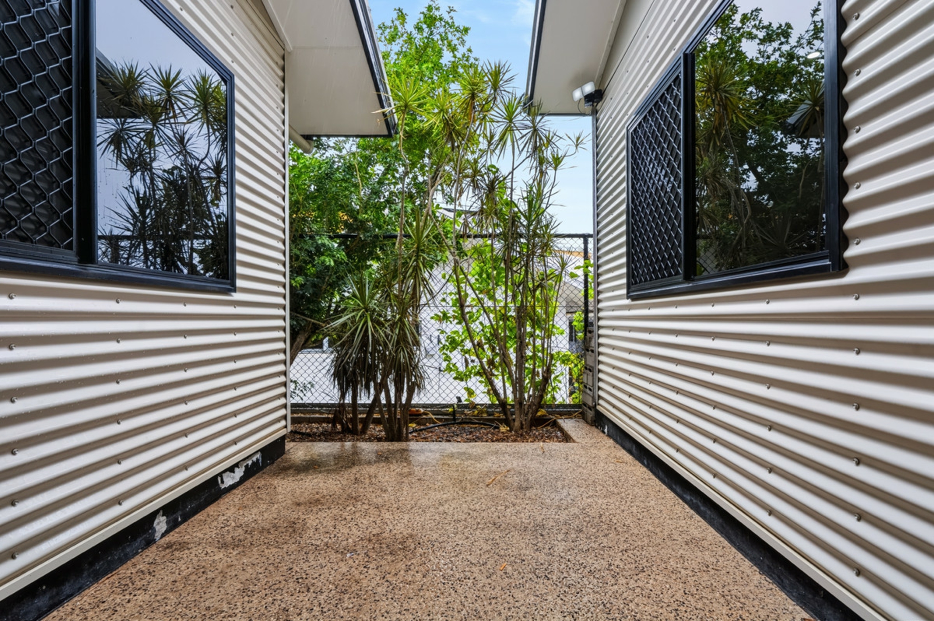 35 Haultain Crescent — photo 19 of 24