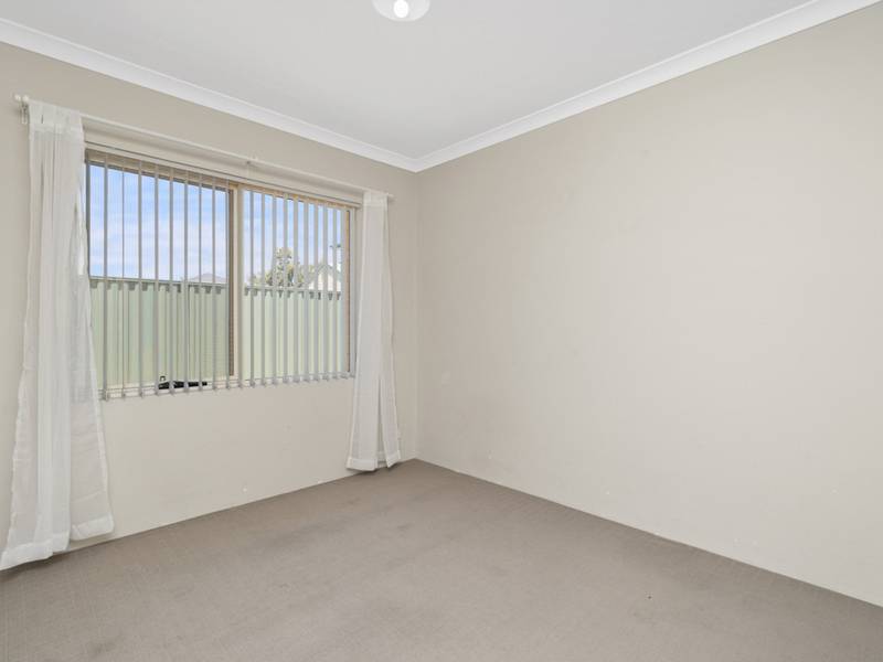 4 Tringa Rise, EAST CANNINGTON