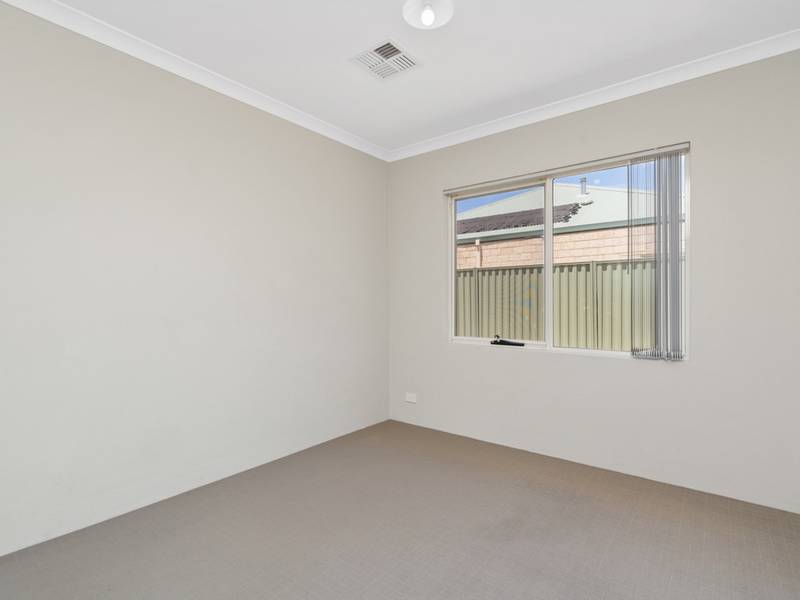4 Tringa Rise, EAST CANNINGTON