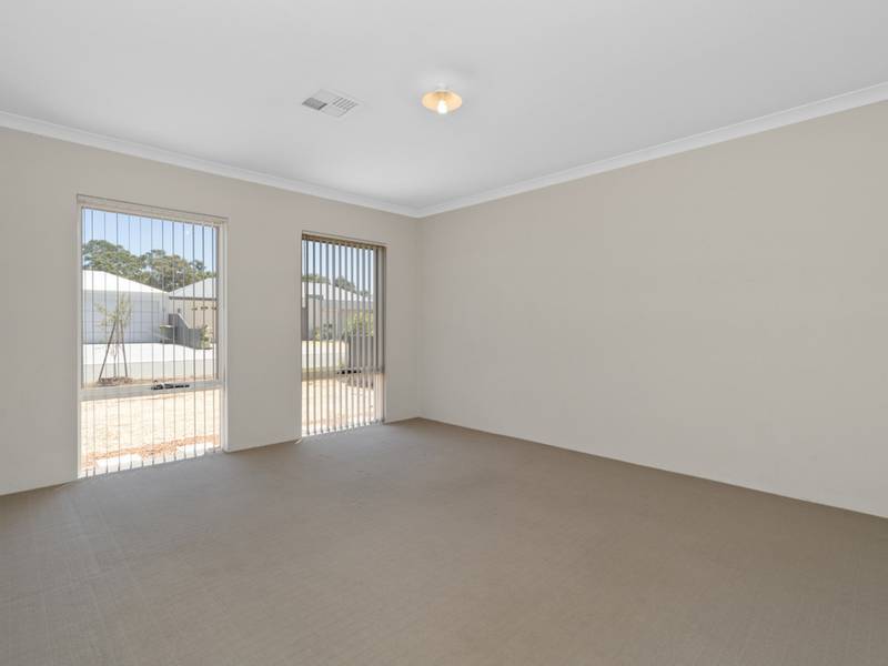 4 Tringa Rise, EAST CANNINGTON