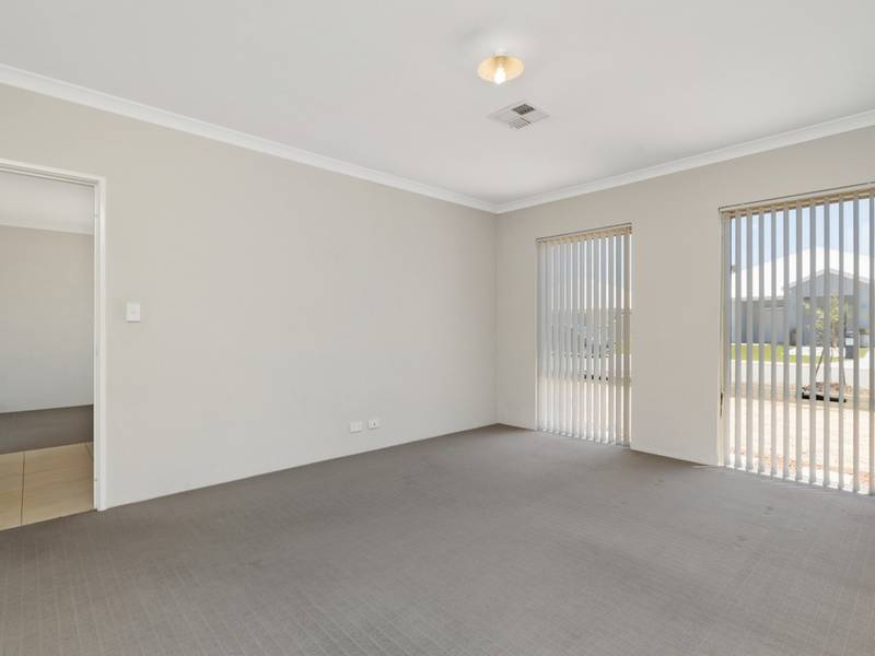 4 Tringa Rise, EAST CANNINGTON