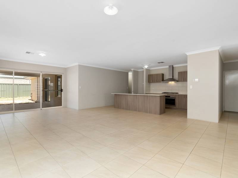 4 Tringa Rise, EAST CANNINGTON